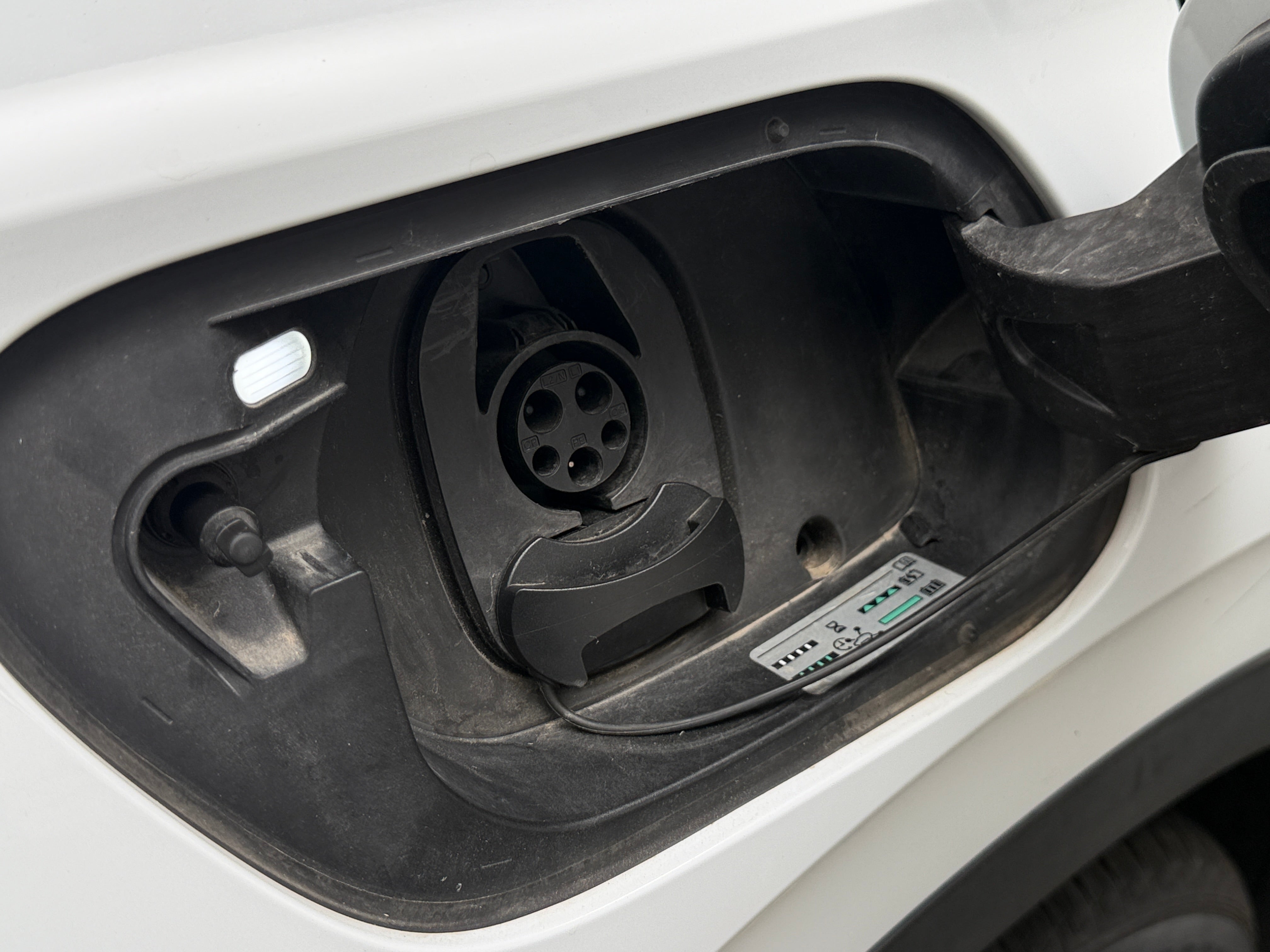 Used 2021 Volkswagen ID.4 PRO S with VIN WVGTMPE23MP056141 for sale in Auburn, WA