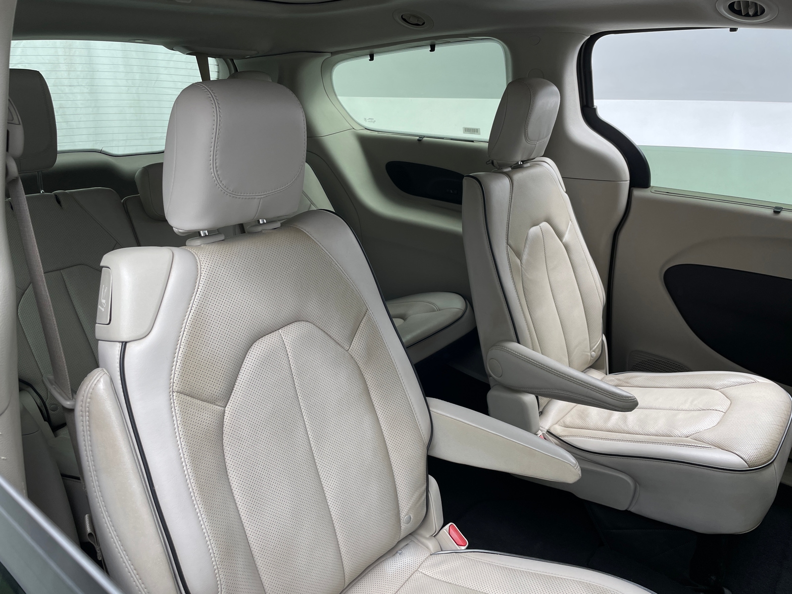 Thumbnail: 2021 Chrysler Pacifica - 5