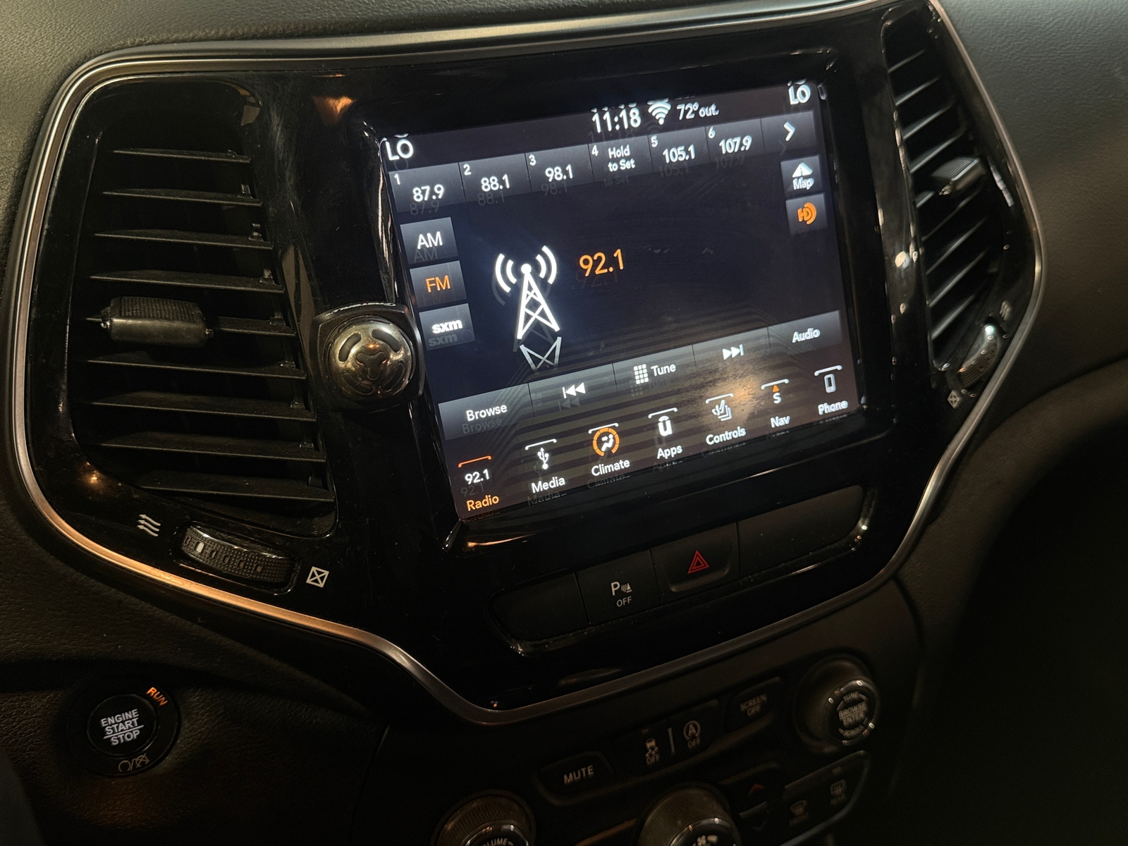 Thumbnail: 2019 Jeep Cherokee - 3