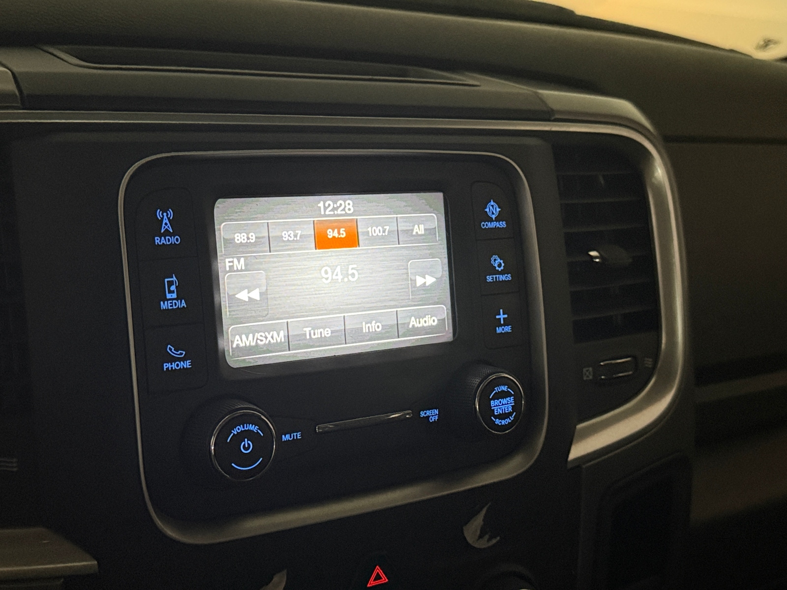 Thumbnail: 2024 RAM 1500 Classic - 4