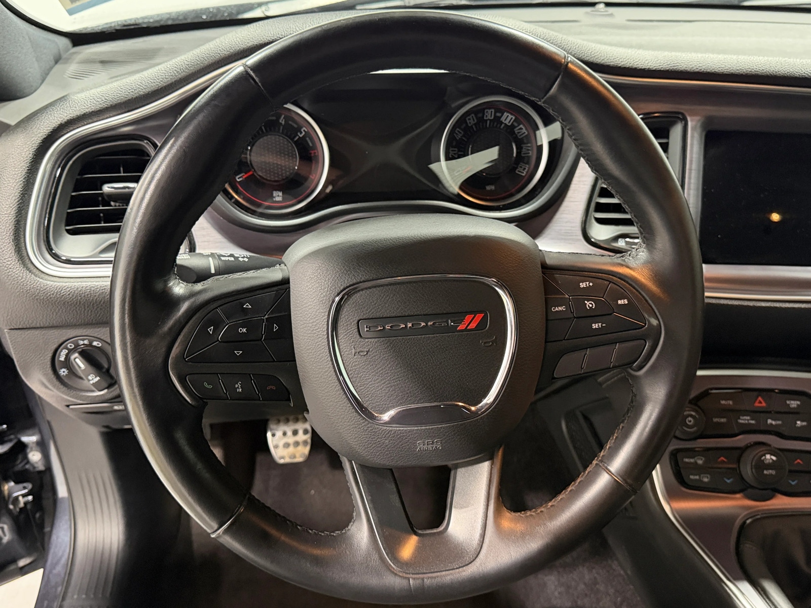 Thumbnail: 2017 Dodge Challenger - 4