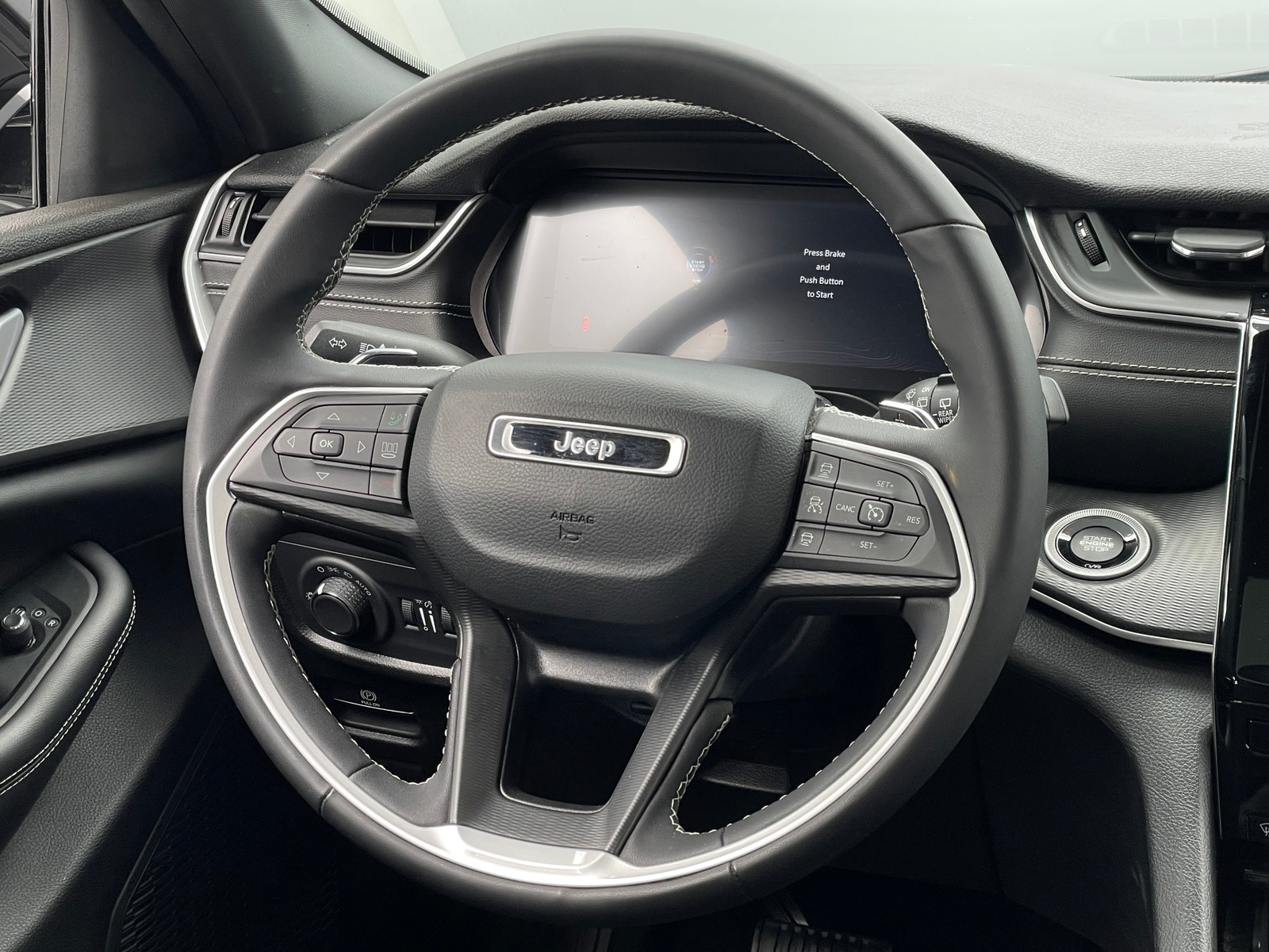 Thumbnail: 2023 Jeep Grand Cherokee L - 4