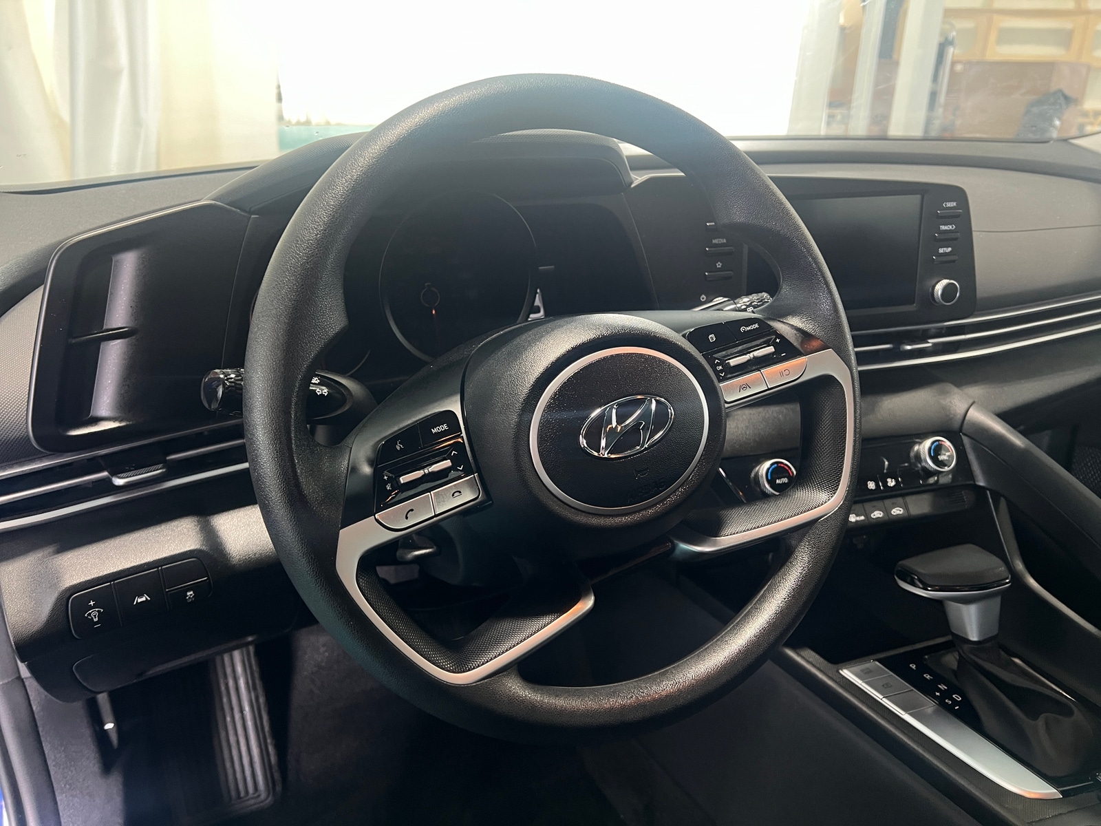 Thumbnail: 2023 Hyundai Elantra - 5