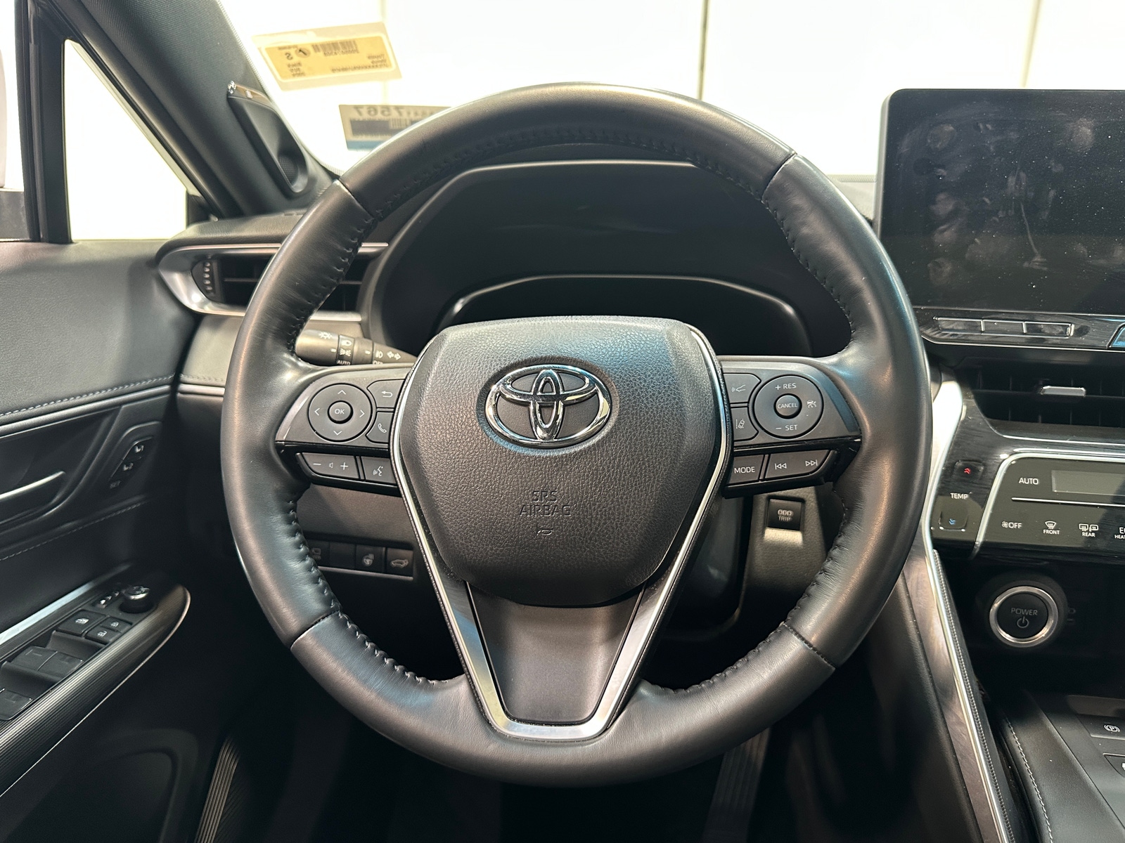 Thumbnail: 2024 Toyota Venza - 4