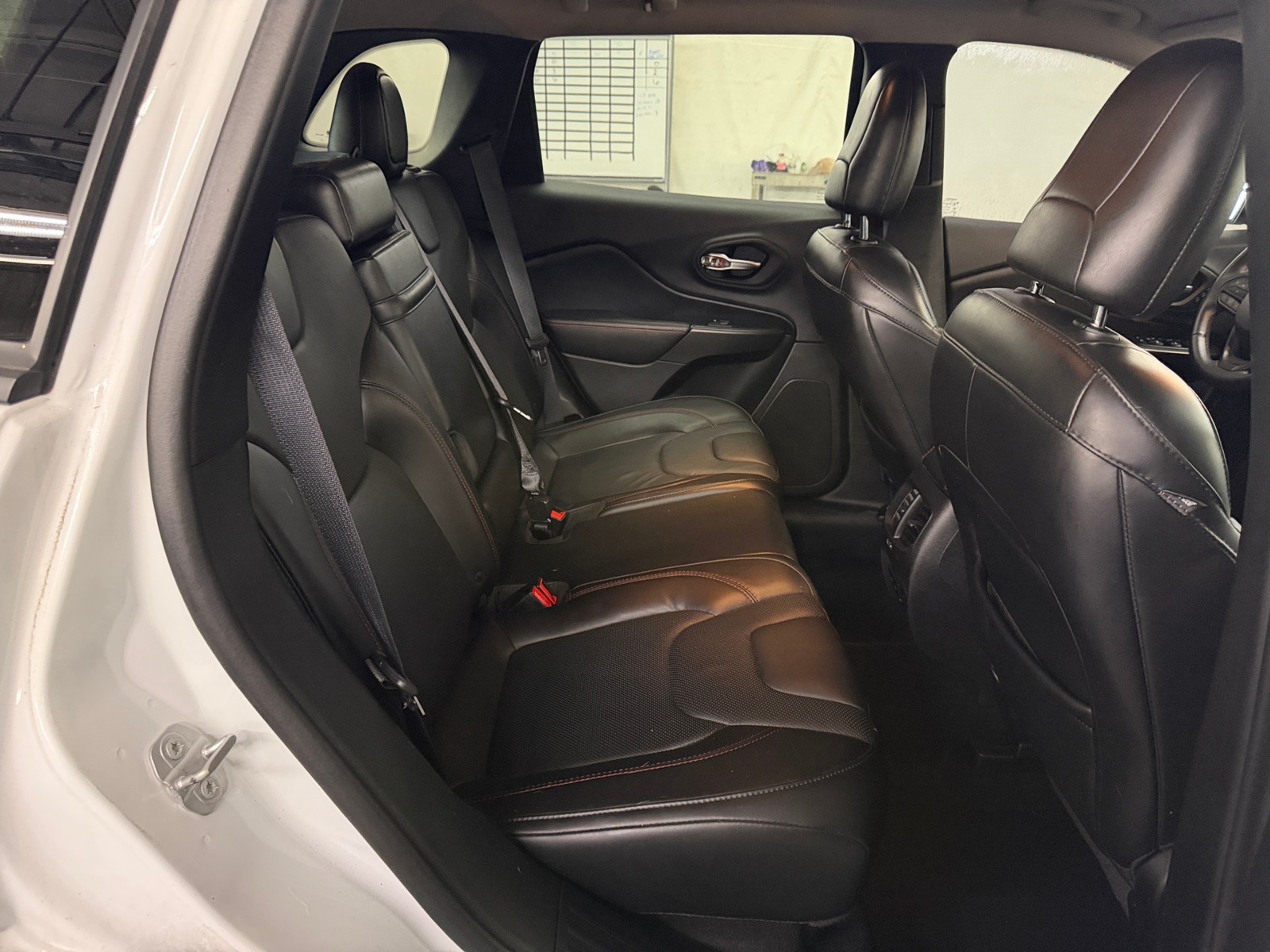 Thumbnail: 2019 Jeep Cherokee - 5