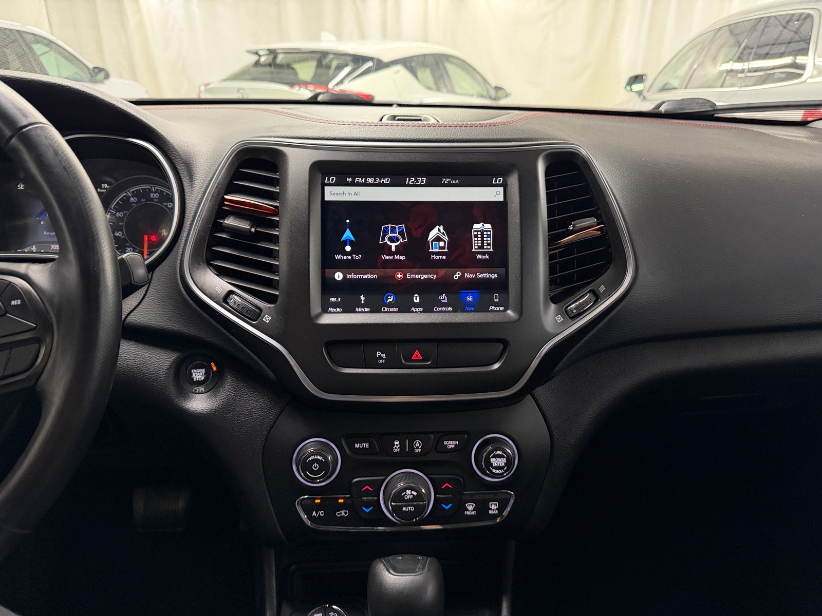 Thumbnail: 2019 Jeep Cherokee - 3