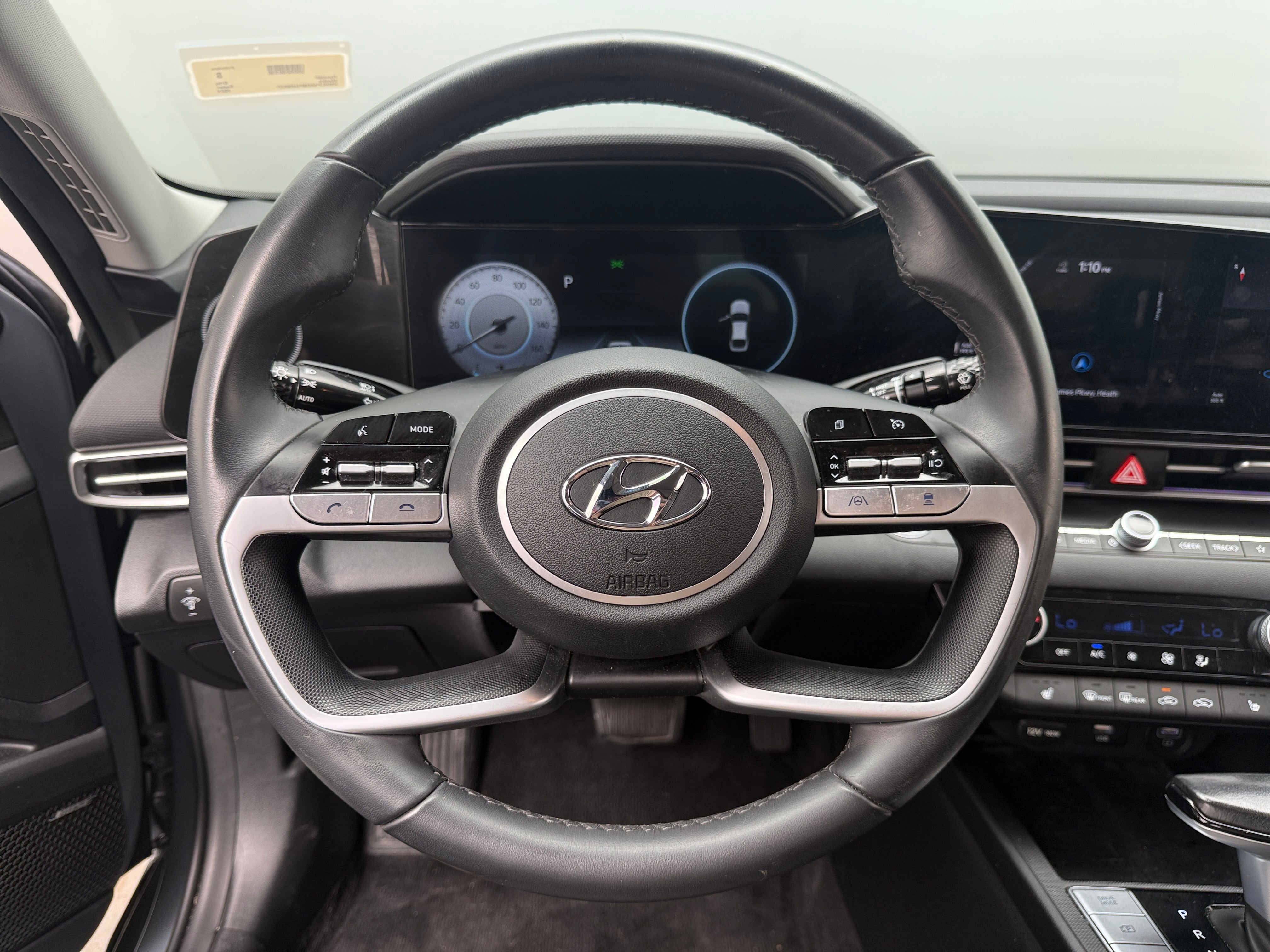 2023 Hyundai Elantra Limited - Photo 8