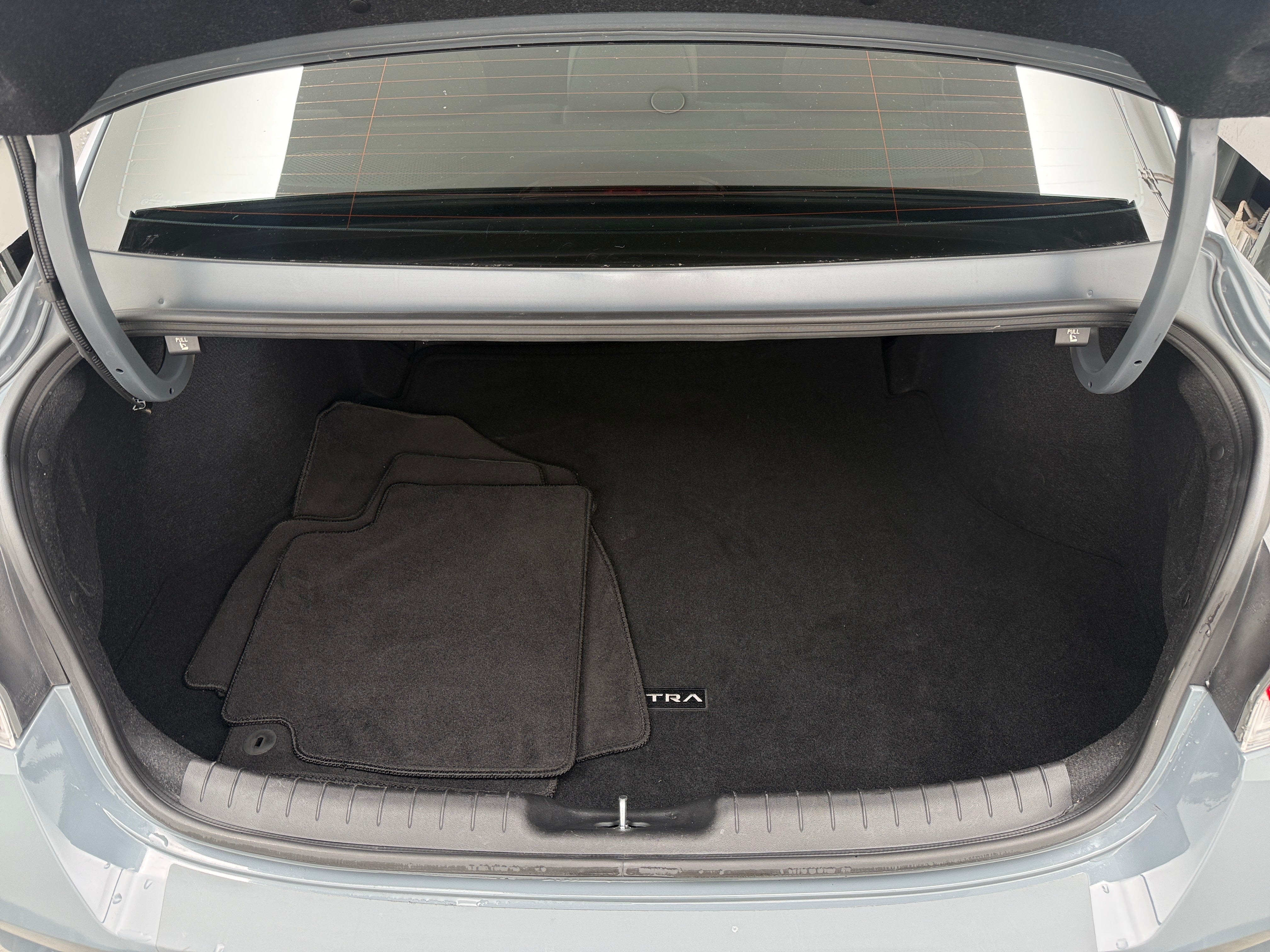 2023 Hyundai Elantra Limited - Photo 7