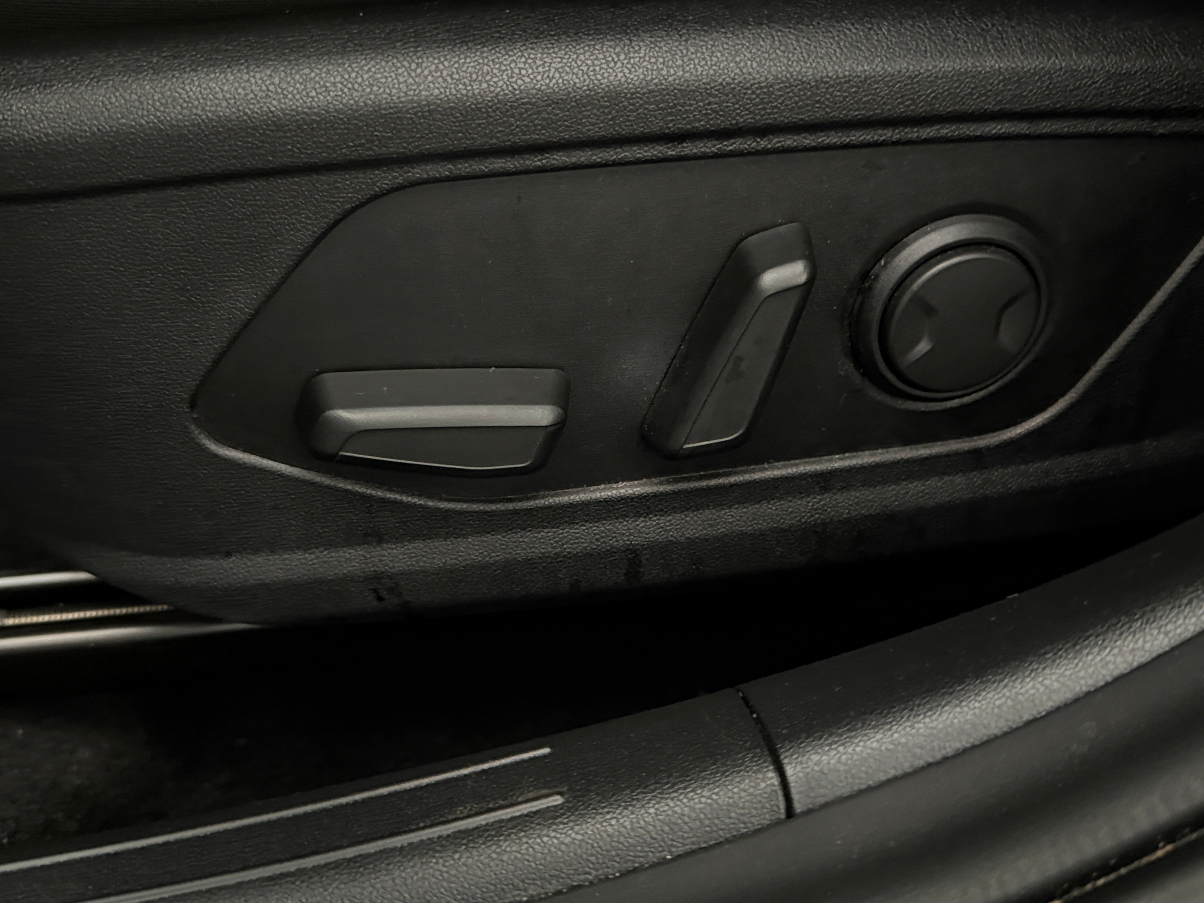 2023 Hyundai Elantra Limited - Photo 10