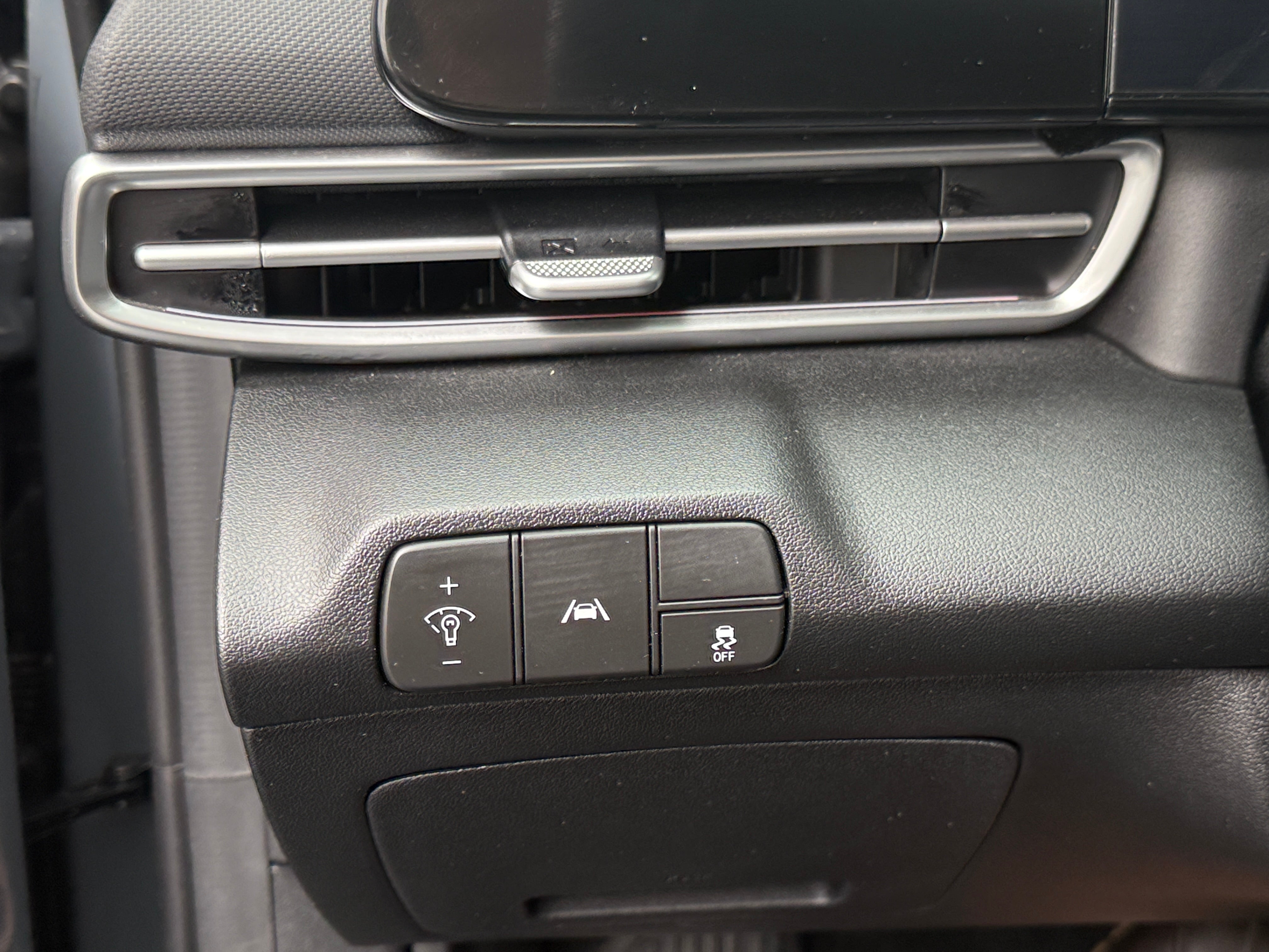 2023 Hyundai Elantra Limited - Photo 11