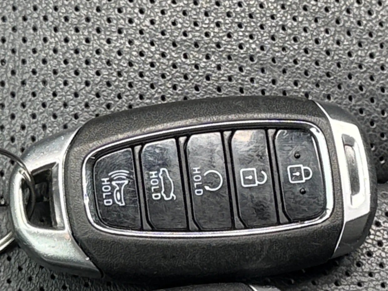2023 Hyundai Elantra Limited - Photo 14
