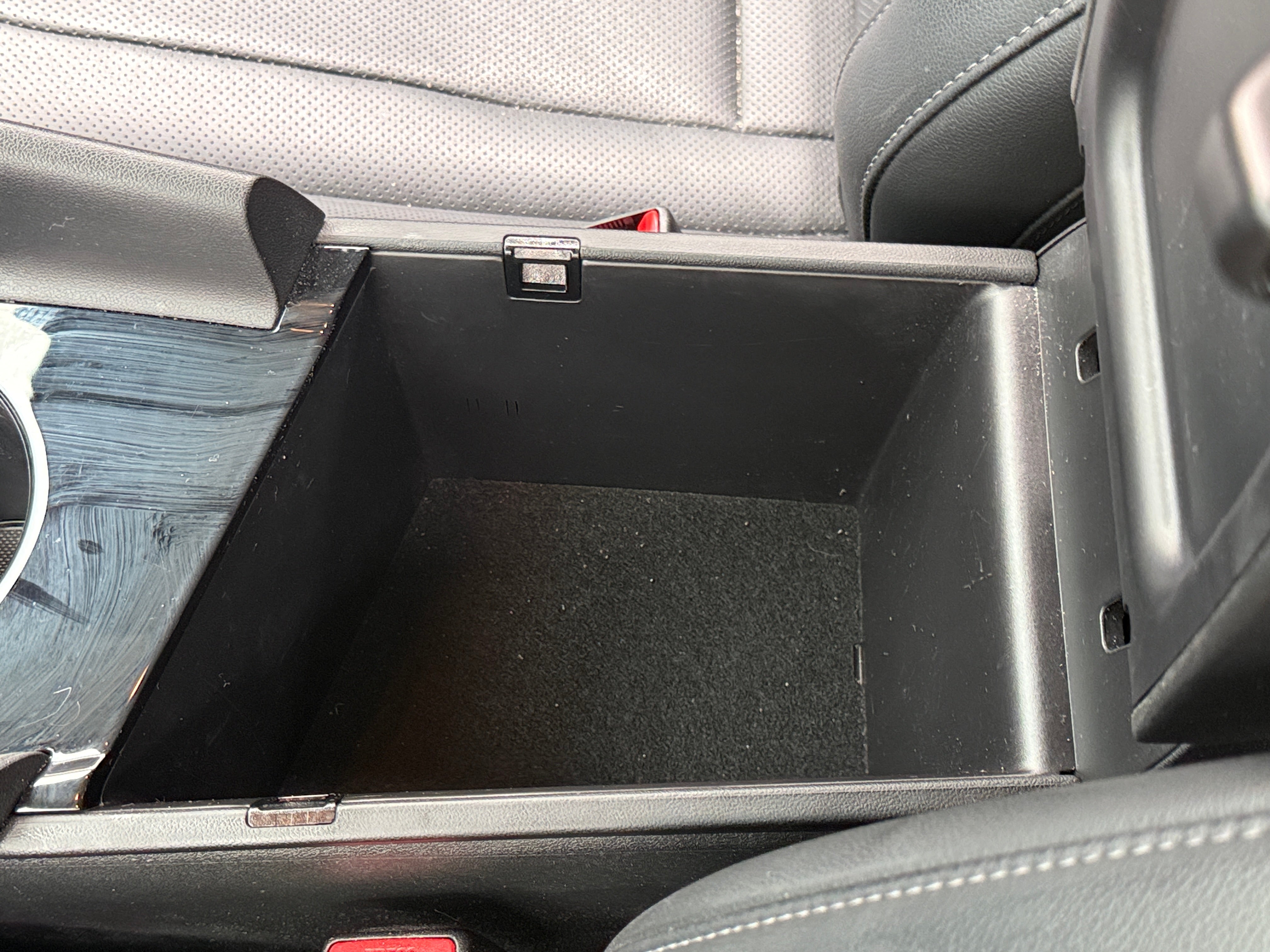 2023 Hyundai Elantra Limited - Photo 19