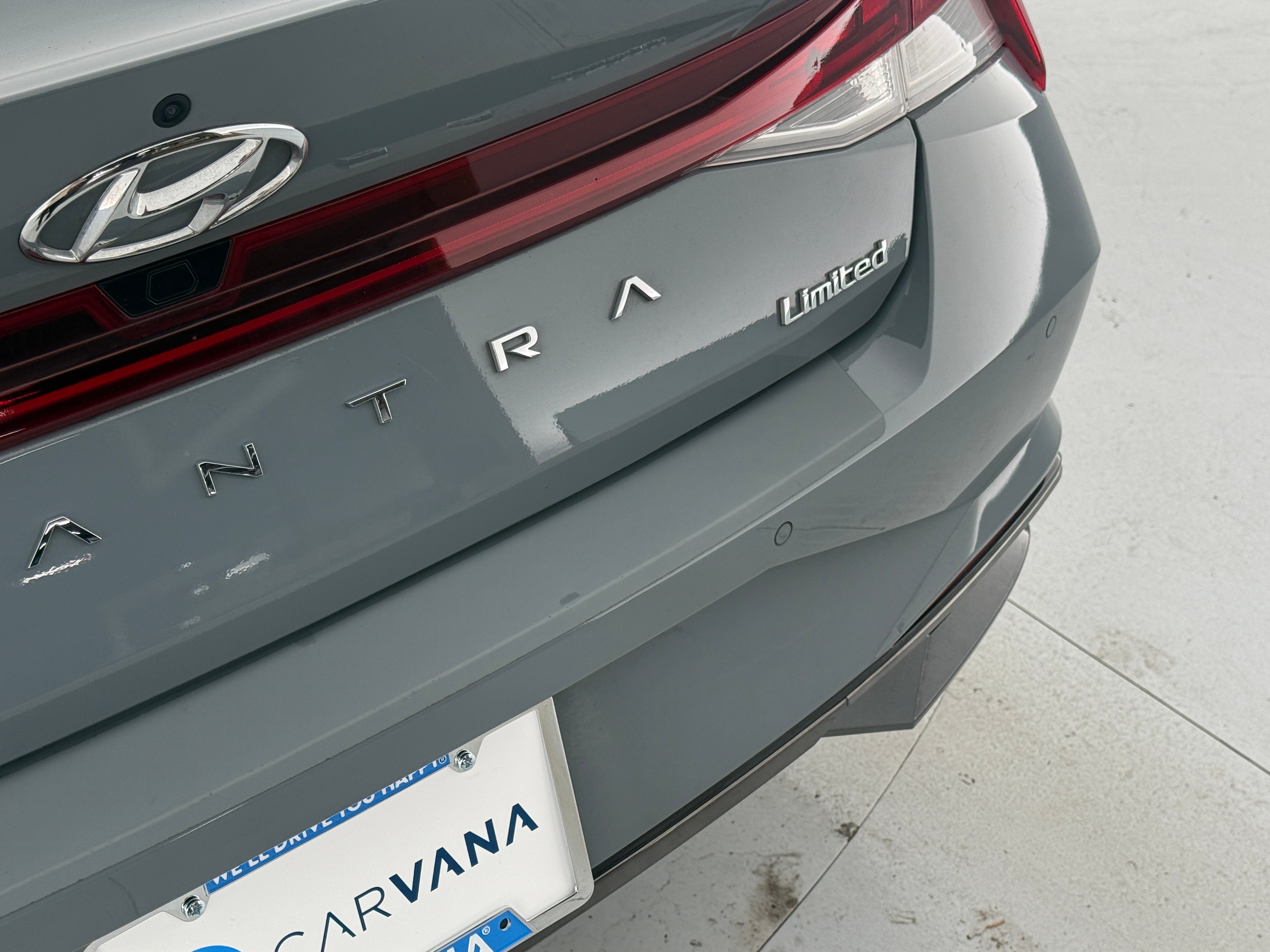 2023 Hyundai Elantra Limited - Photo 22