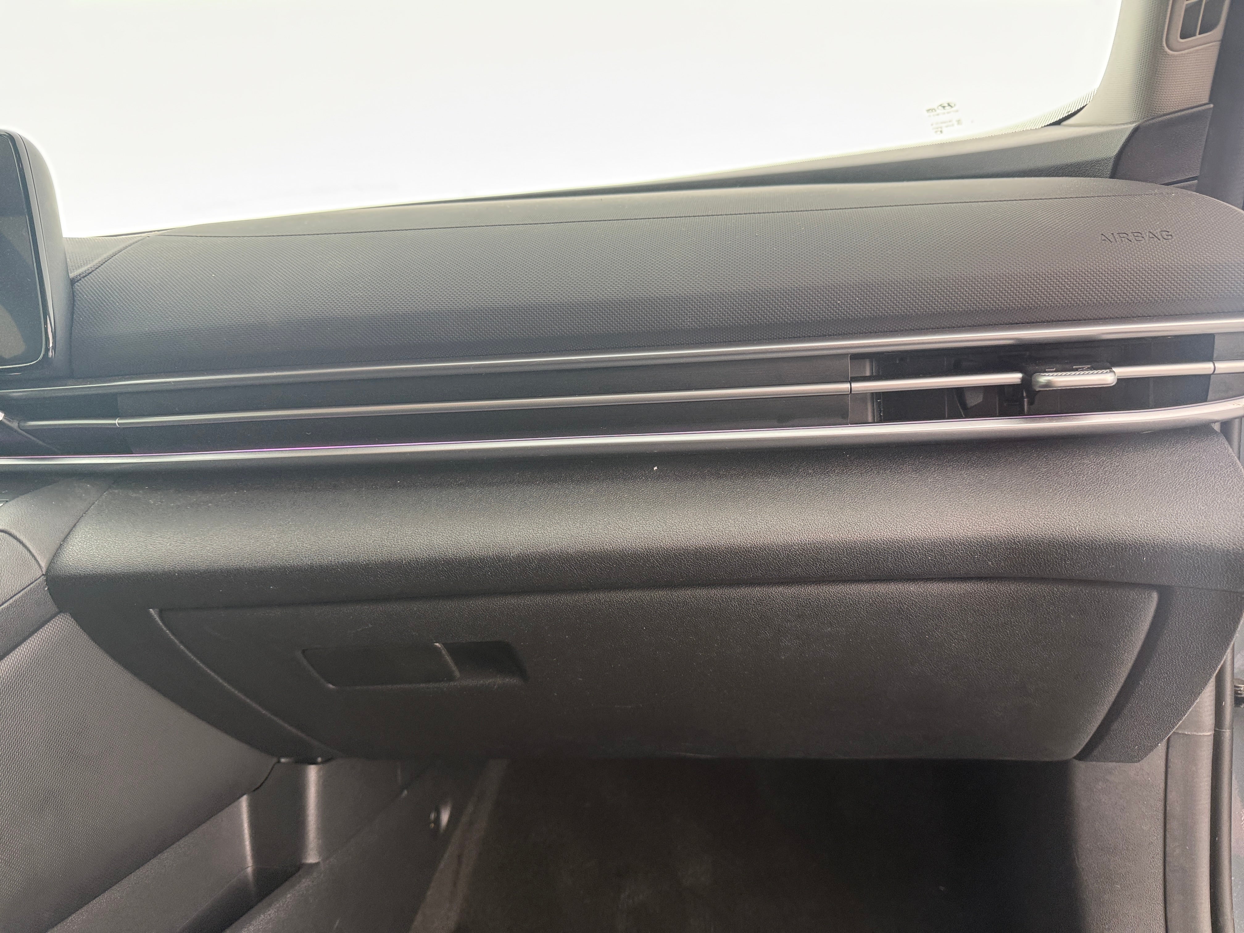 2023 Hyundai Elantra Limited - Photo 25