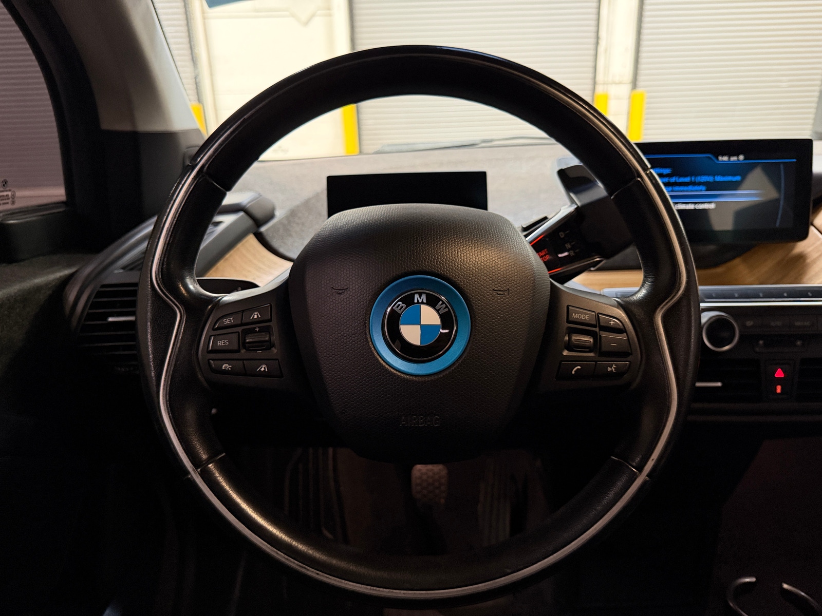 Thumbnail: 2015 BMW i3 - 4