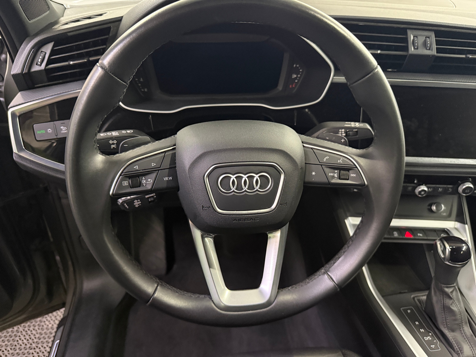 Thumbnail: 2025 Audi Q3 - 4