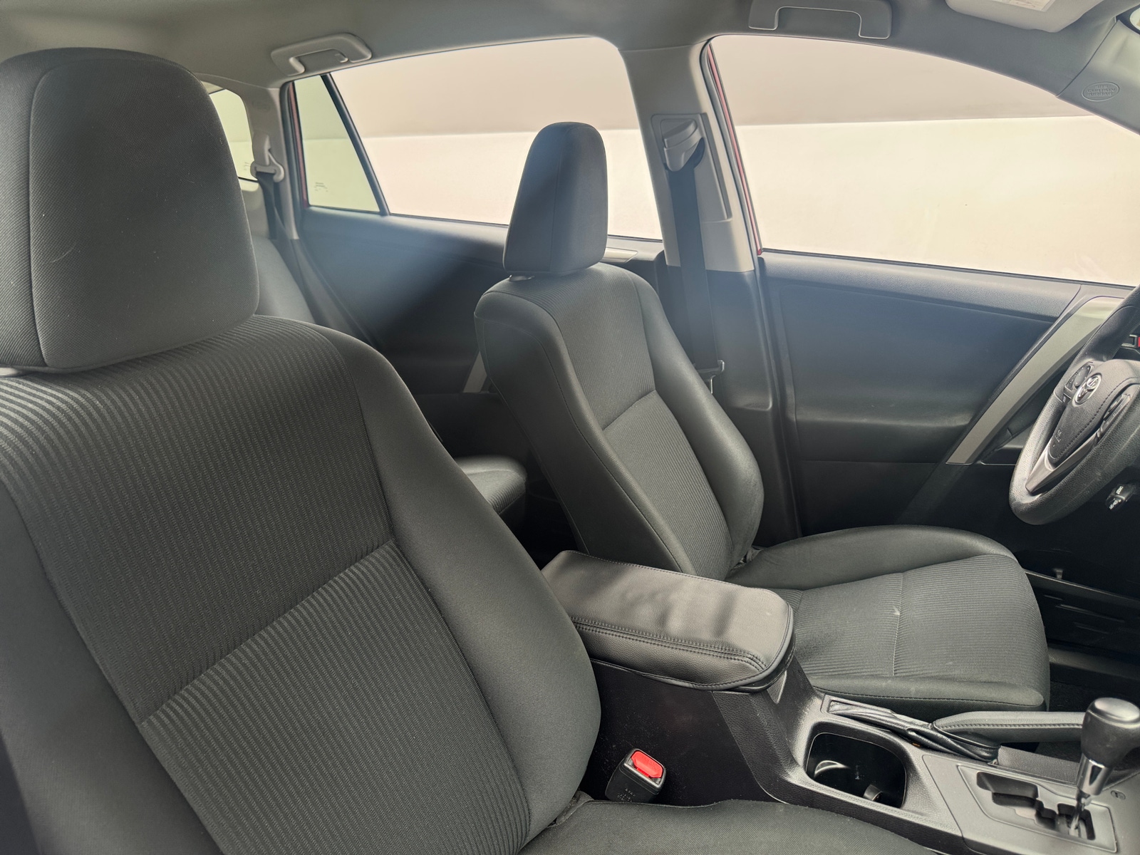 Thumbnail: 2018 Toyota RAV4 - 2