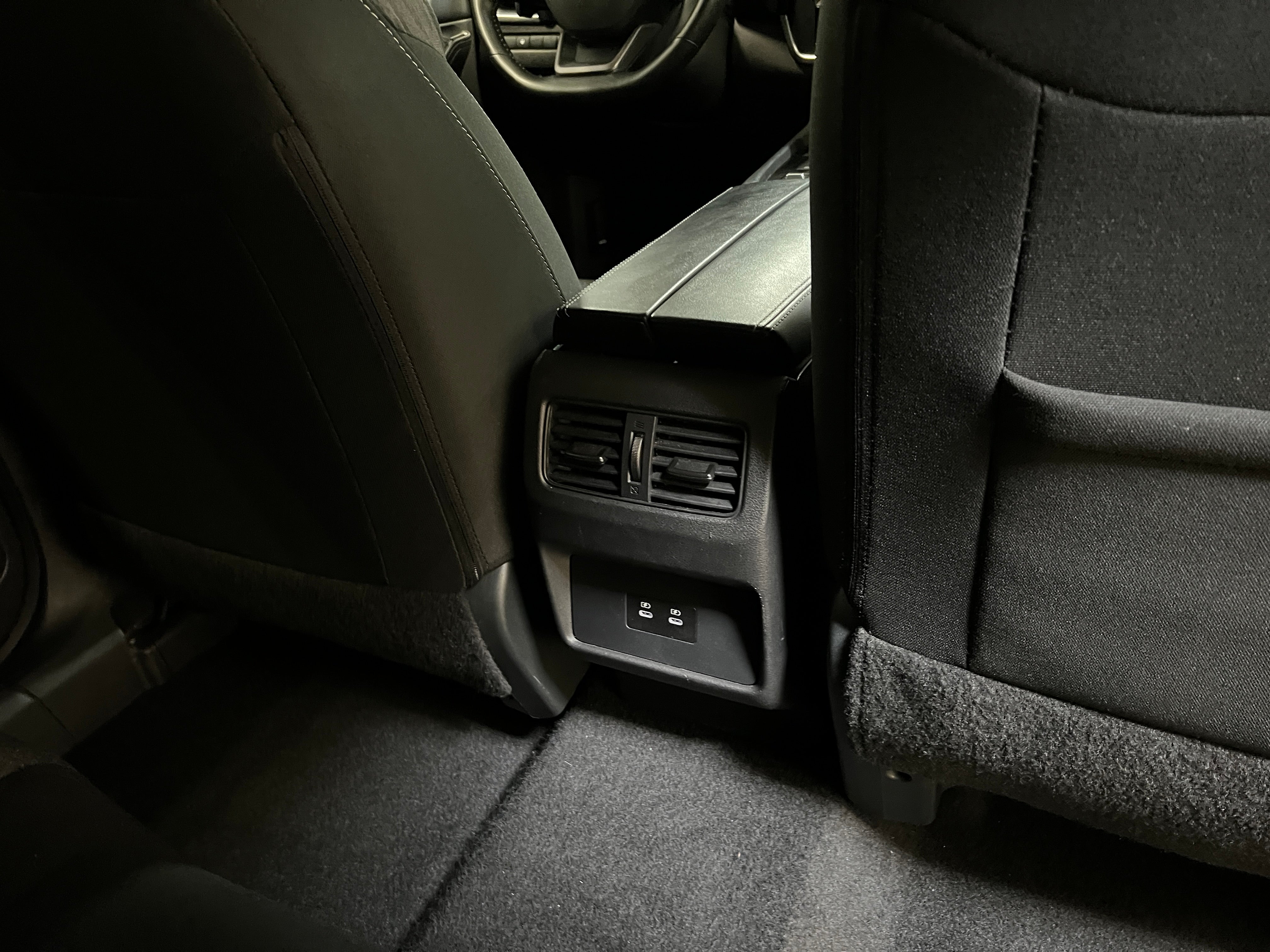 2025 Nissan Rogue SV - Photo 10