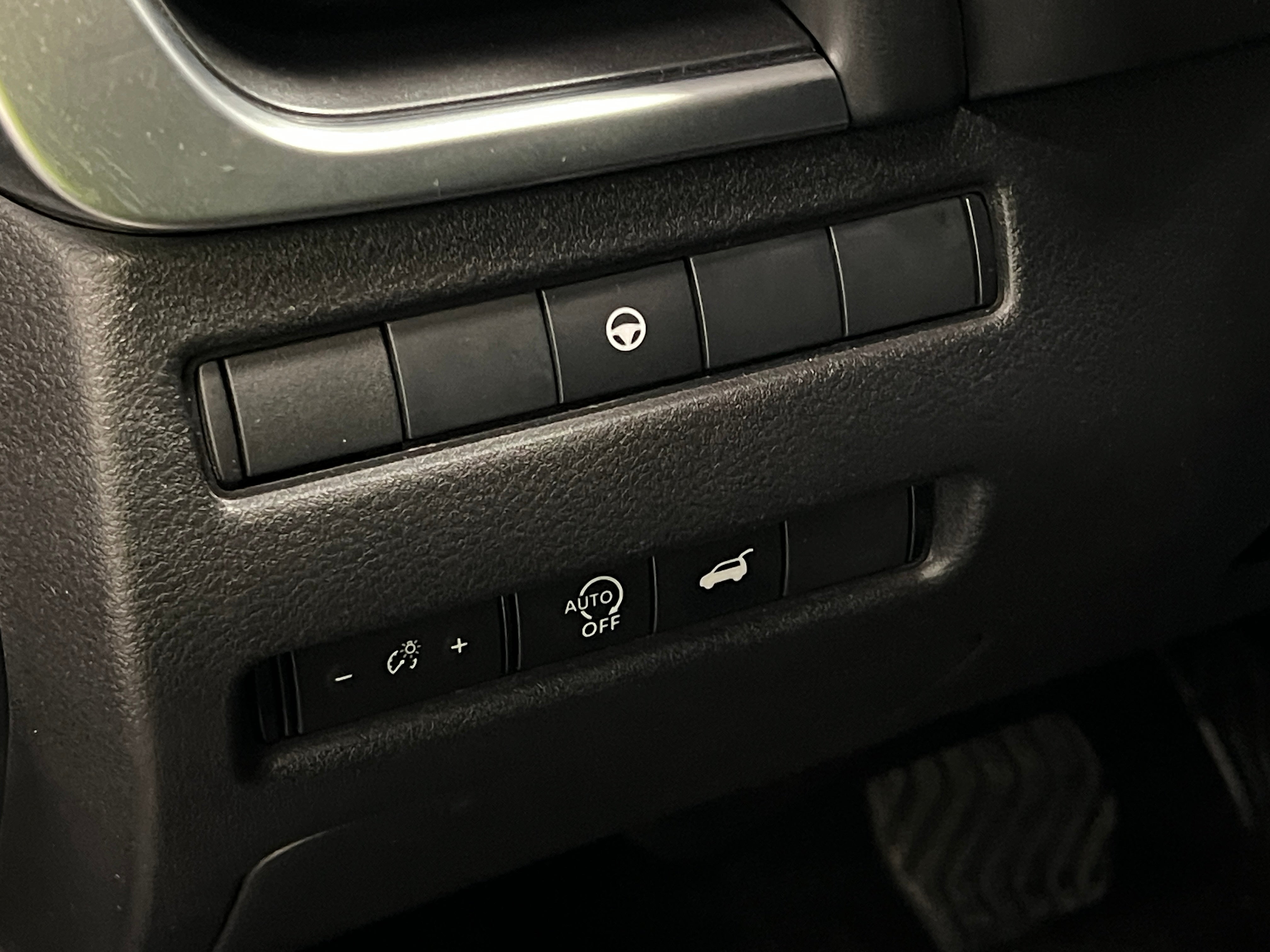 2025 Nissan Rogue SV - Photo 13