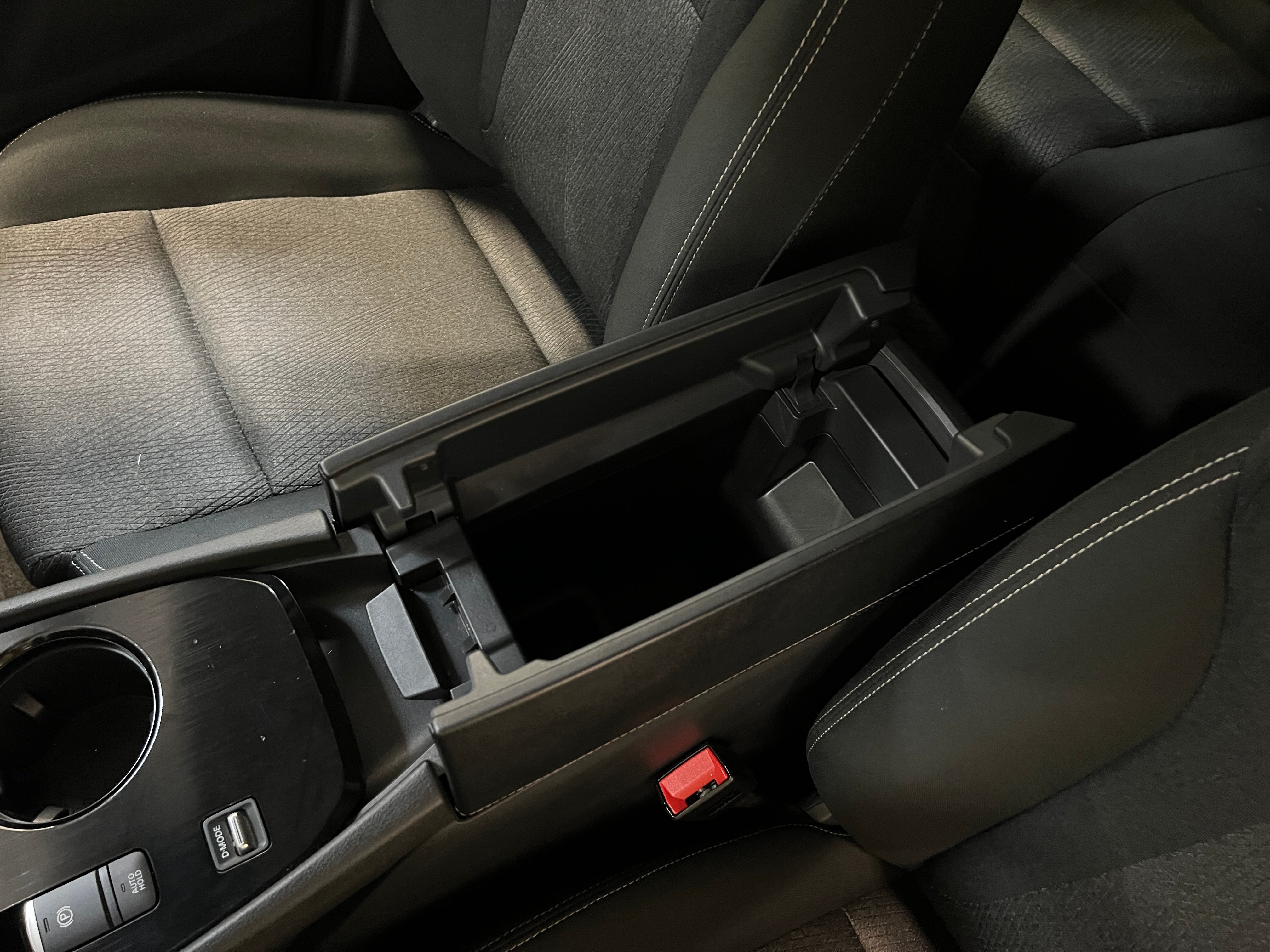2025 Nissan Rogue SV - Photo 19