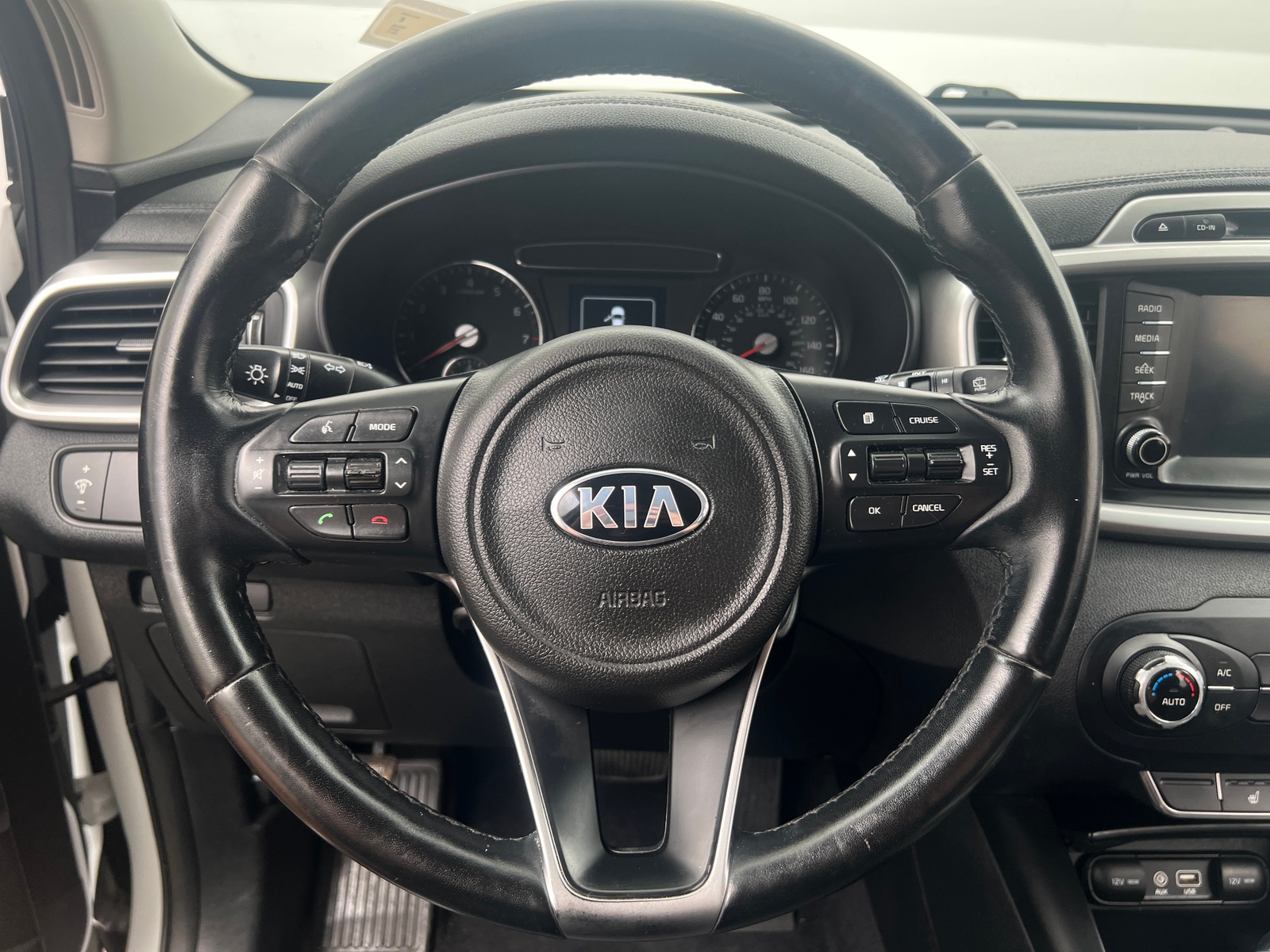 Thumbnail: 2017 Kia Sorento - 5