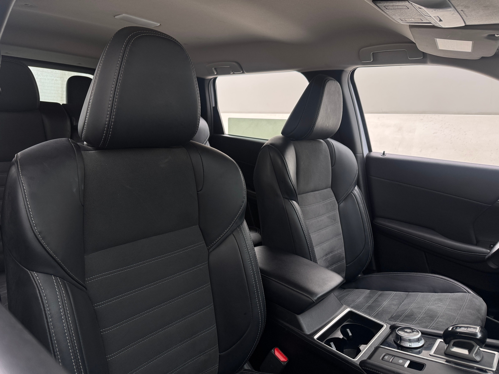 Thumbnail: 2024 Mitsubishi Outlander - 2