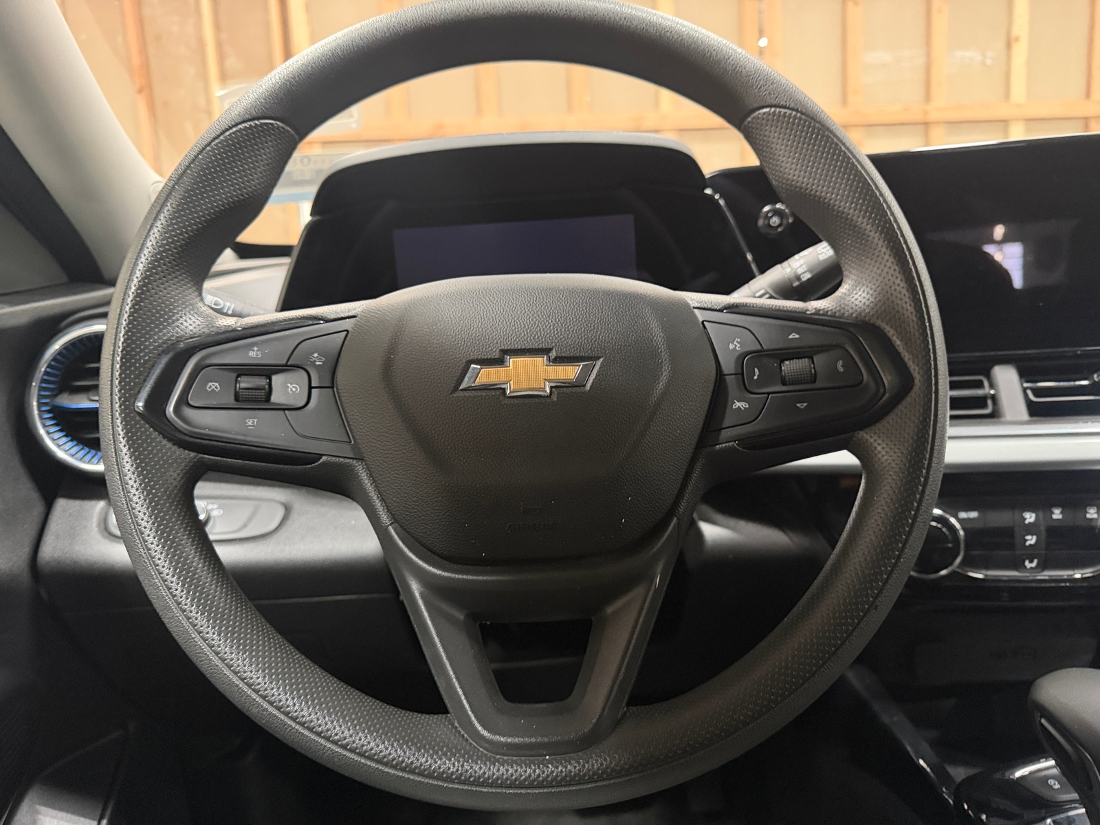 Thumbnail: 2025 Chevrolet Trax - 4
