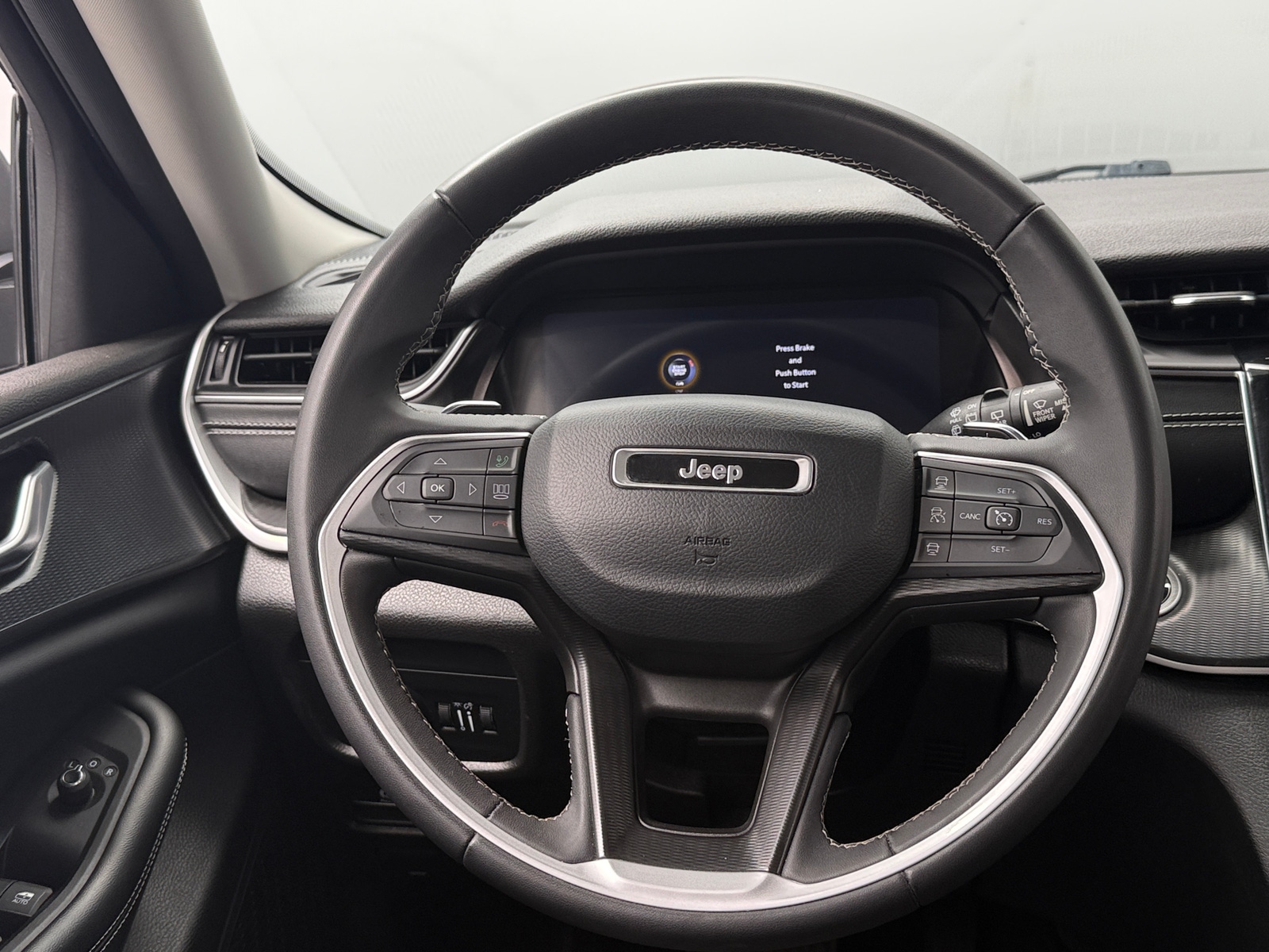 Thumbnail: 2023 Jeep Grand Cherokee L - 5