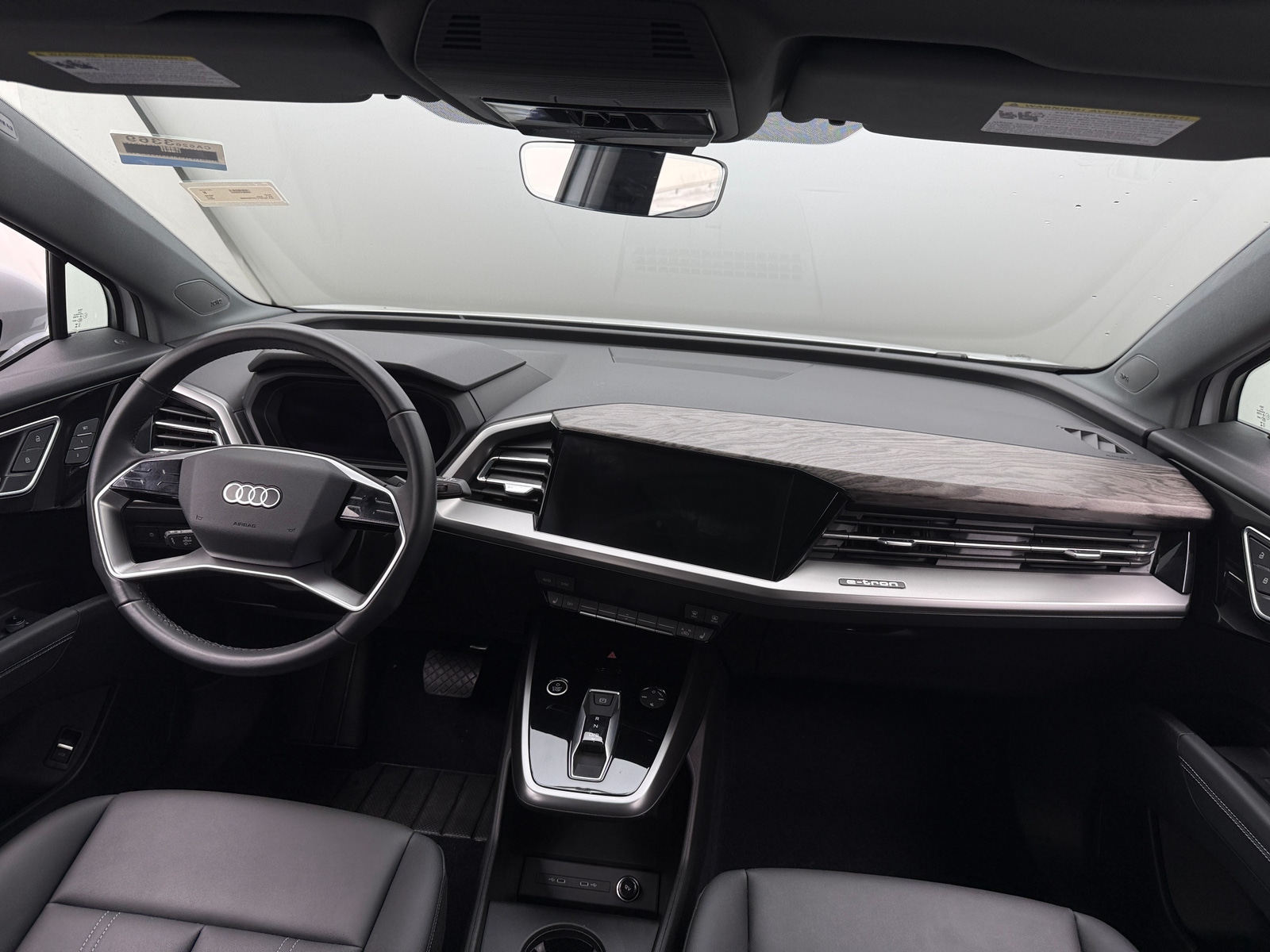 Thumbnail: 2023 Audi Q4 e-tron - 2