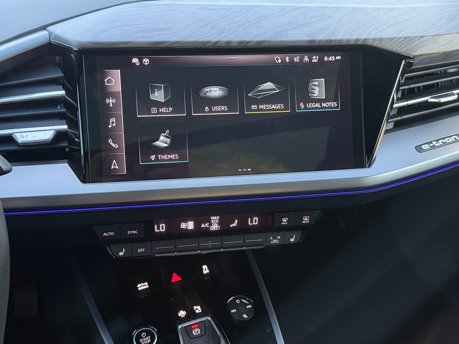 Thumbnail: 2023 Audi Q4 e-tron - 3