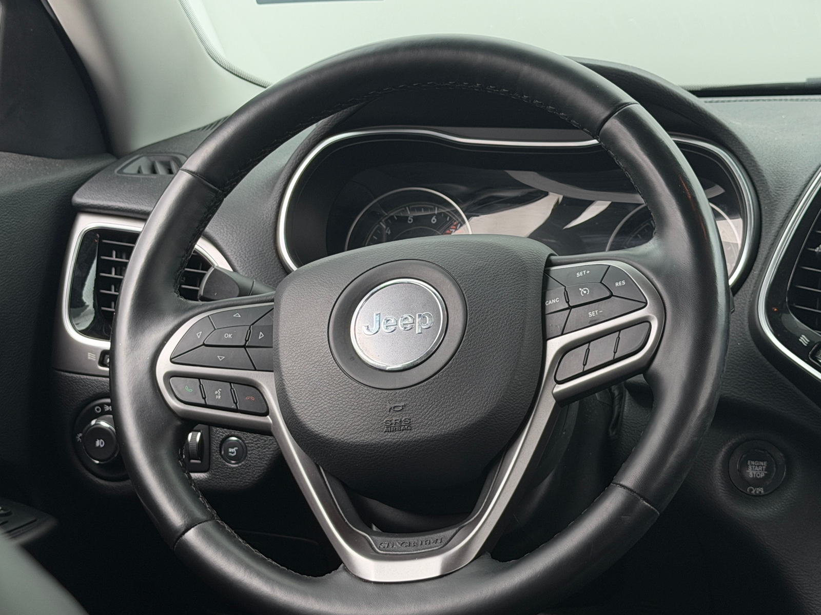 Thumbnail: 2020 Jeep Cherokee - 4