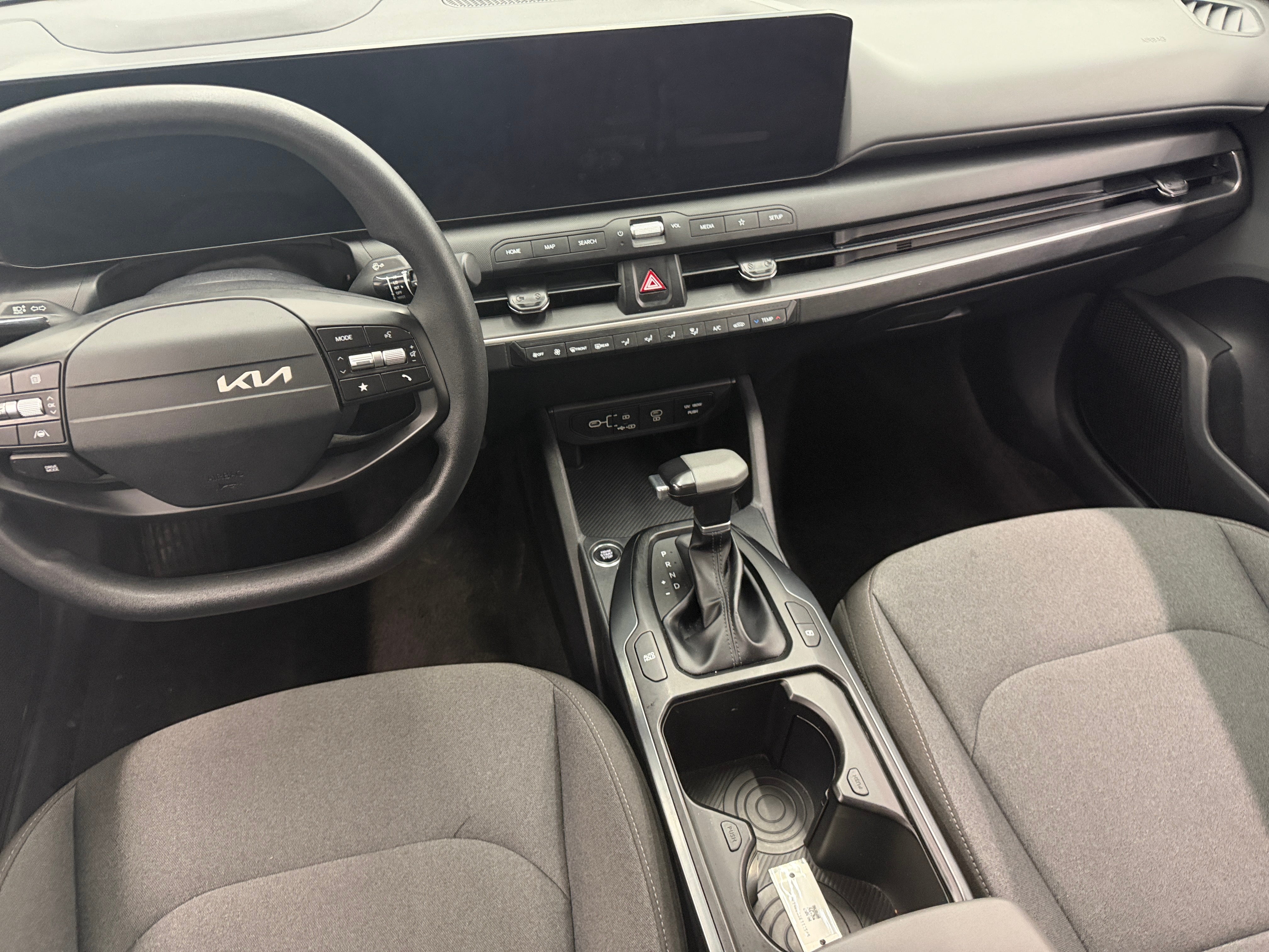 2025 Kia K4 LXS - Photo 6