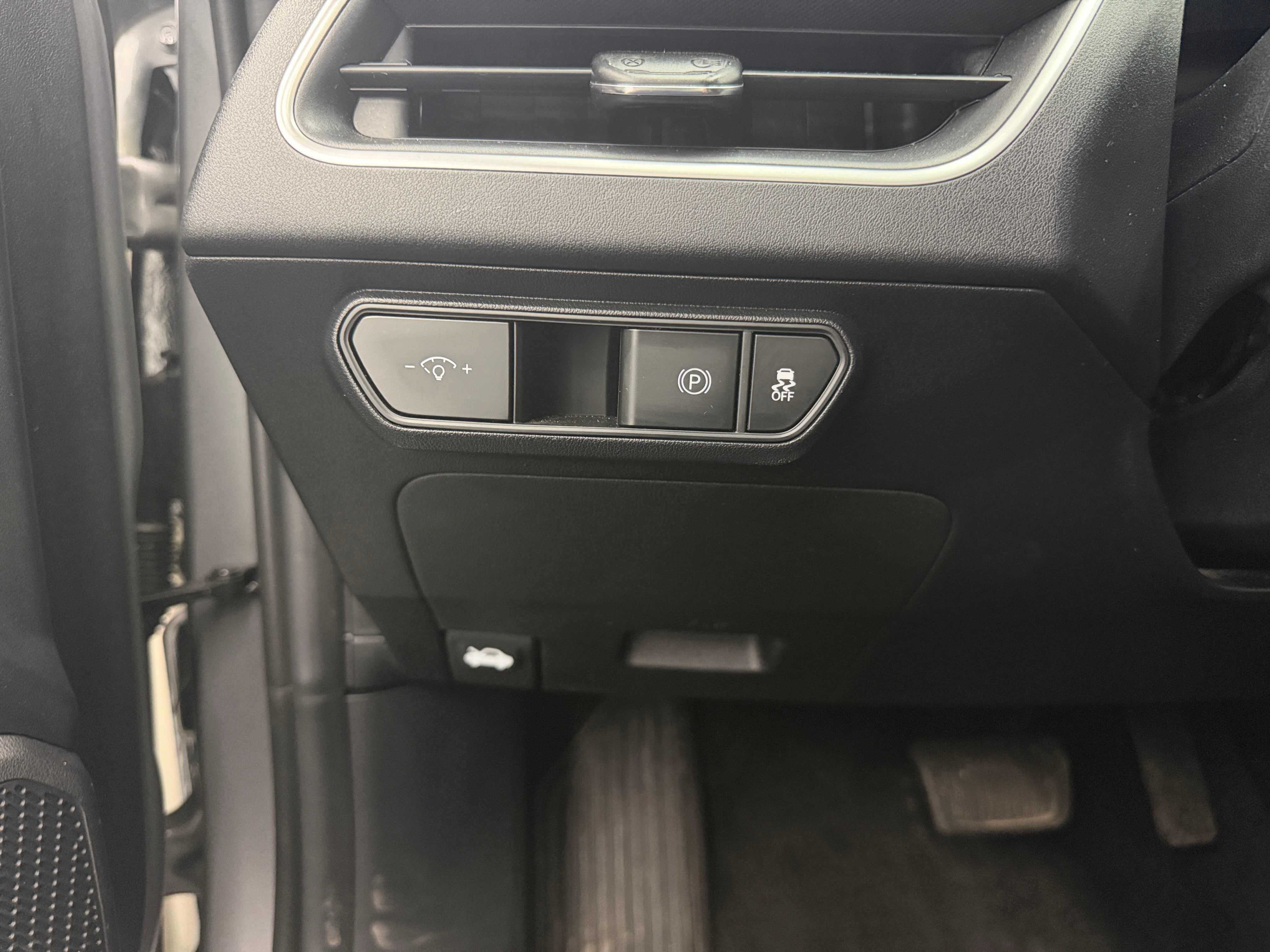 2025 Kia K4 LXS - Photo 10