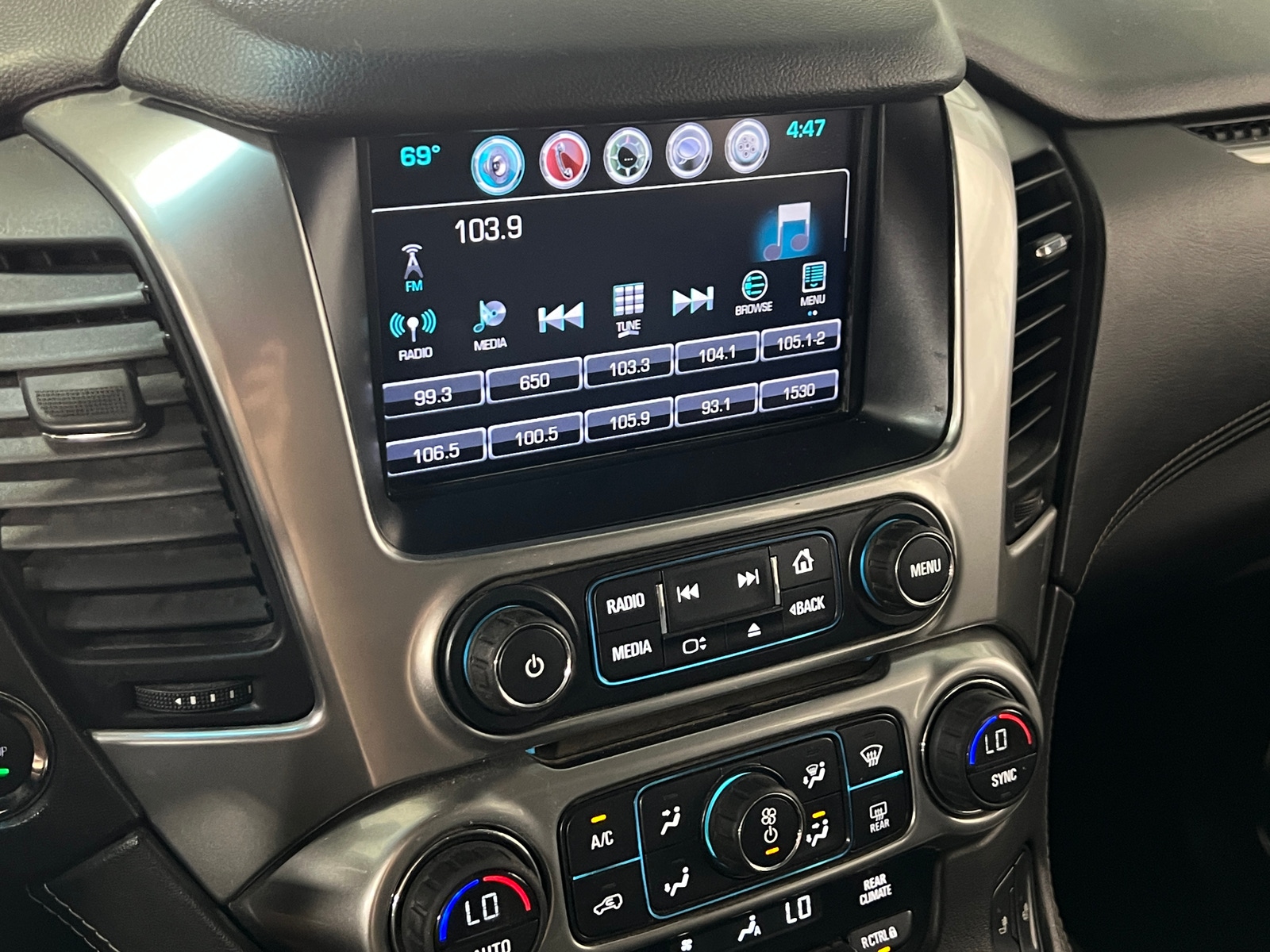 Thumbnail: 2016 Chevrolet Tahoe - 3