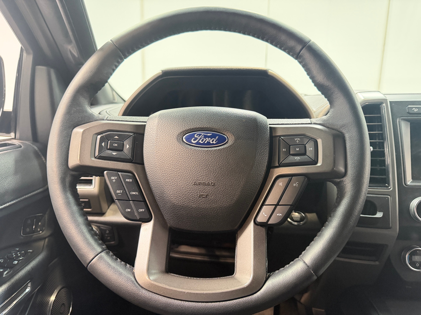 Thumbnail: 2020 Ford Expedition - 4