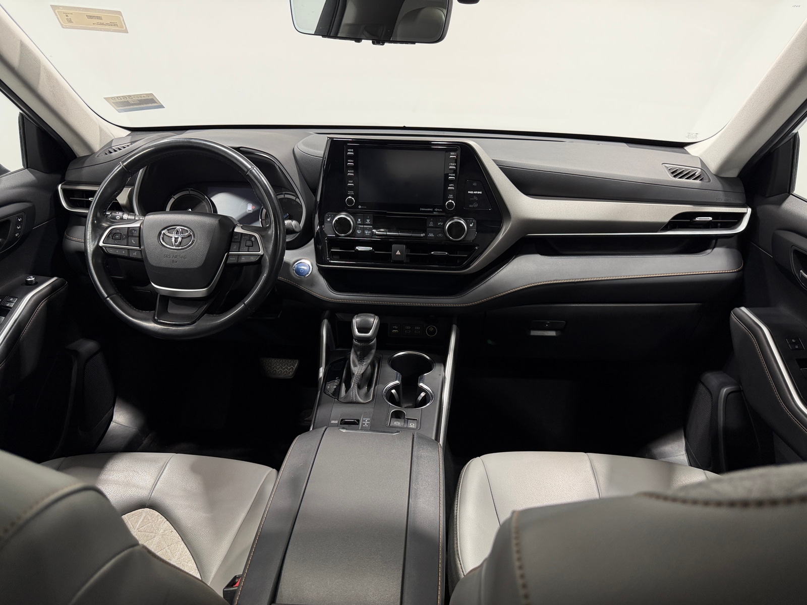 Thumbnail: 2022 Toyota Highlander - 2