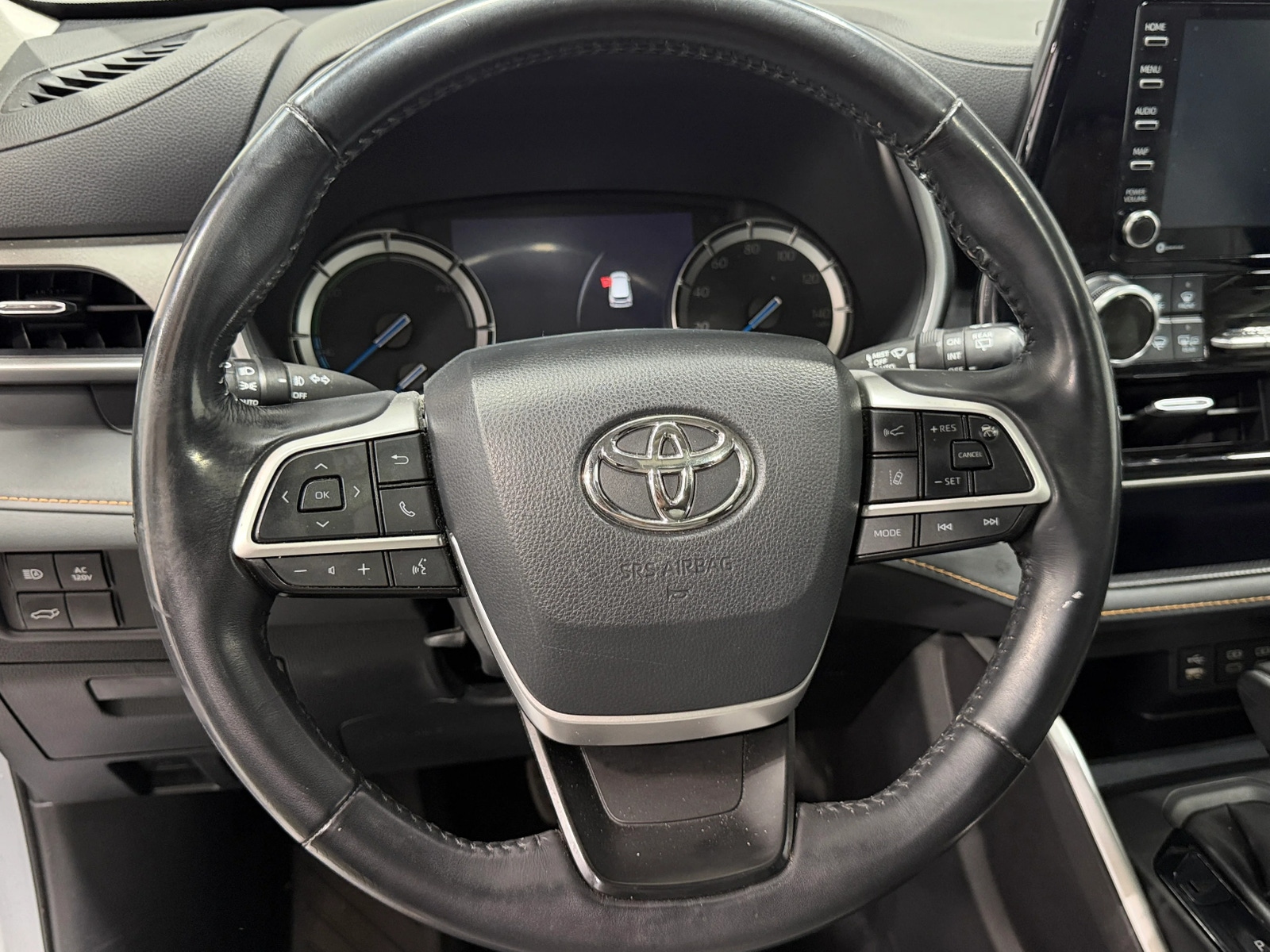 Thumbnail: 2022 Toyota Highlander - 4