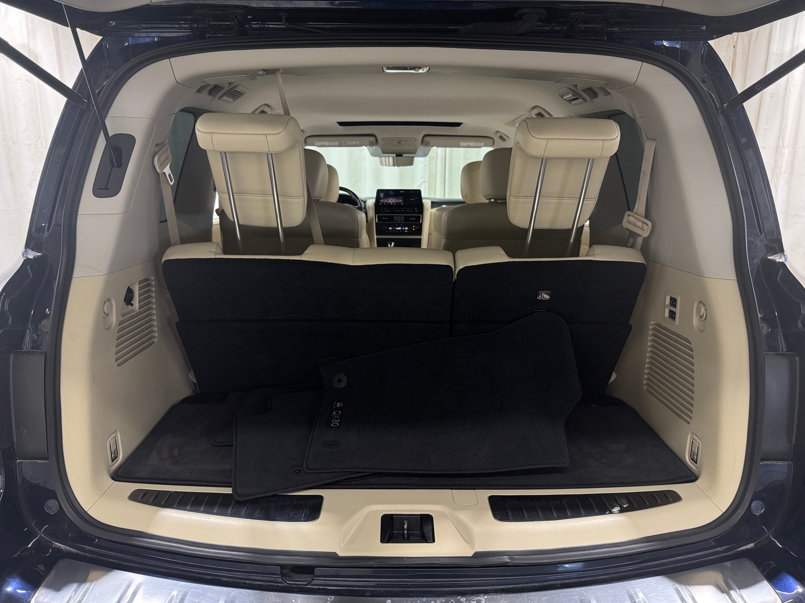 Thumbnail: 2022 INFINITI QX80 - 6