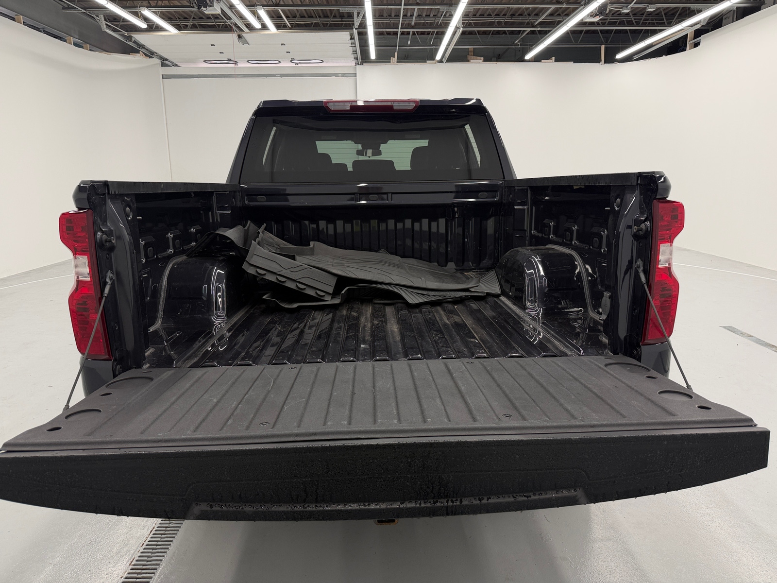 Thumbnail: 2023 Chevrolet Silverado 1500 - 7