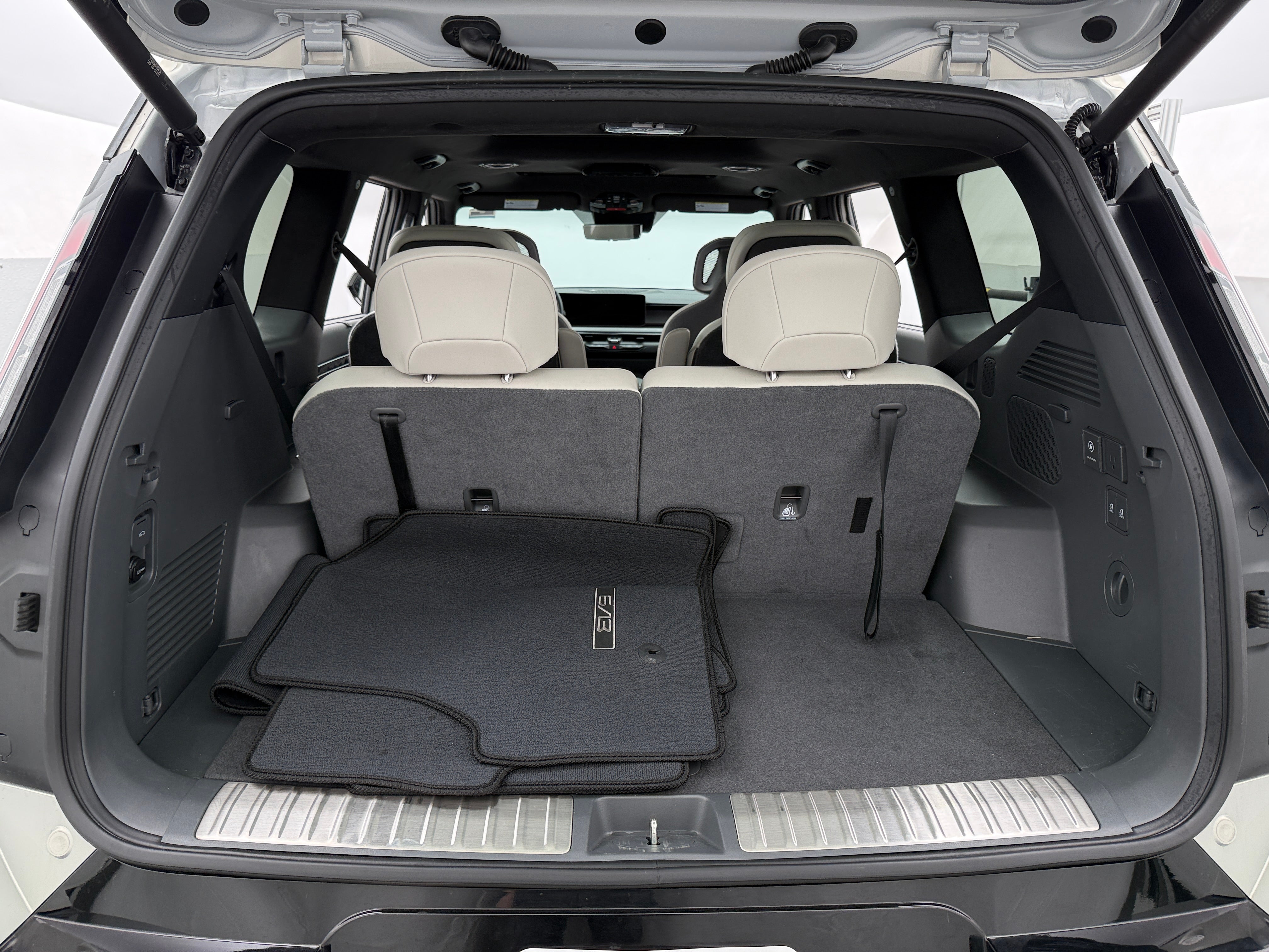 Used 2024 Kia EV9 GT-Line with VIN KNDAEFS57R6021066 for sale in Oak Creek, WI