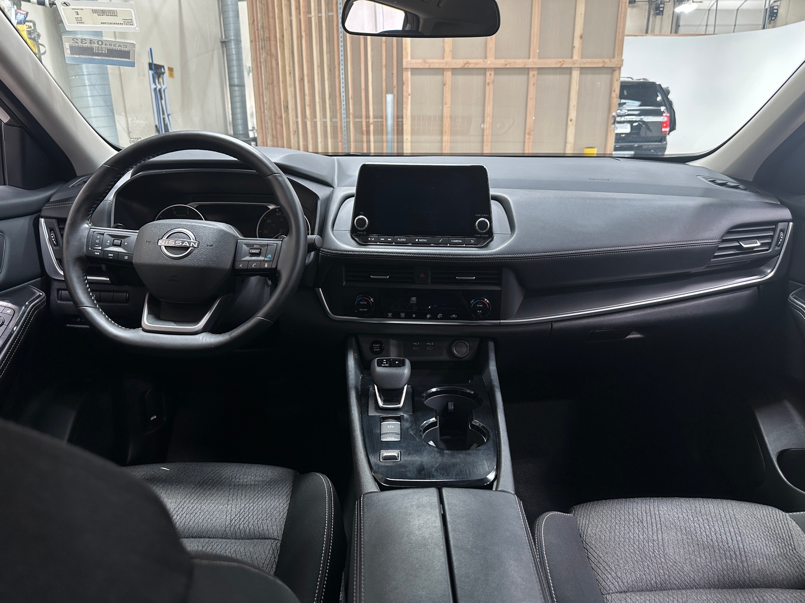 Thumbnail: 2025 Nissan Rogue - 3