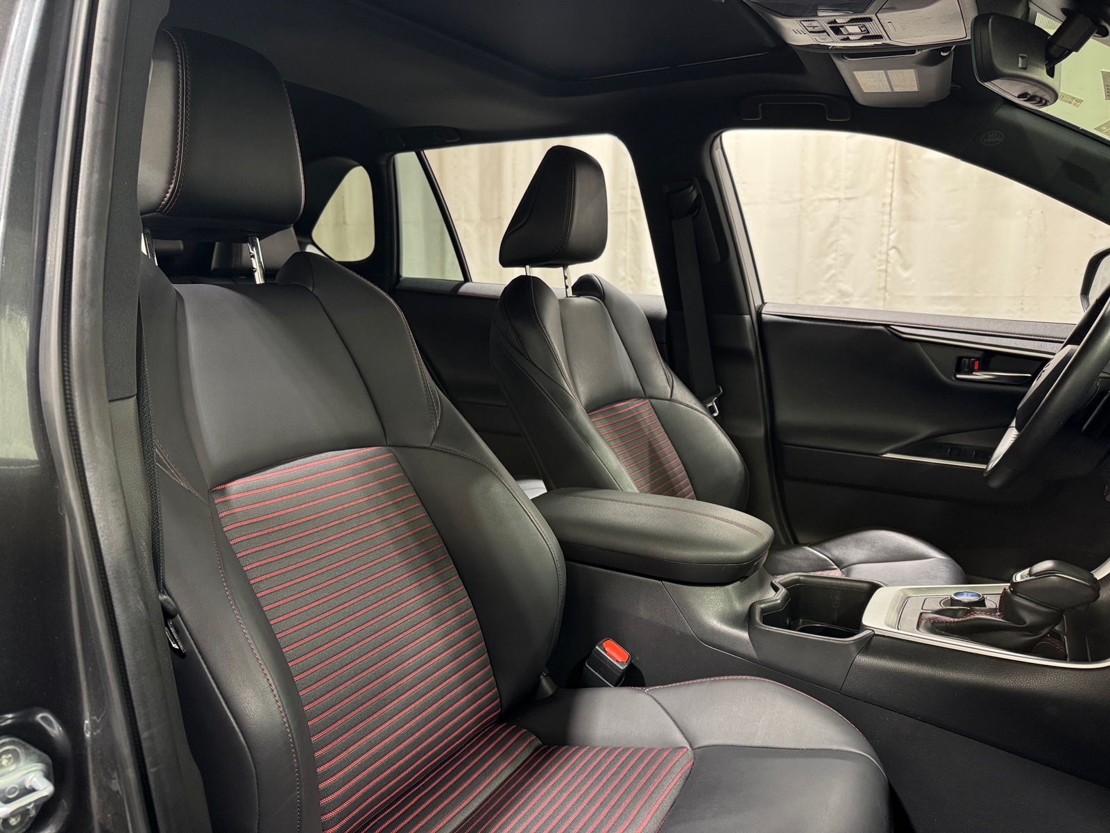 Thumbnail: 2022 Toyota RAV4 - 2