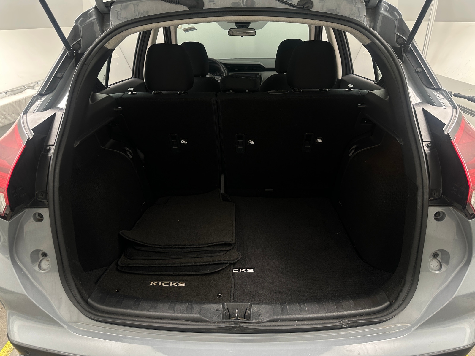 Thumbnail: 2024 Nissan Kicks - 7