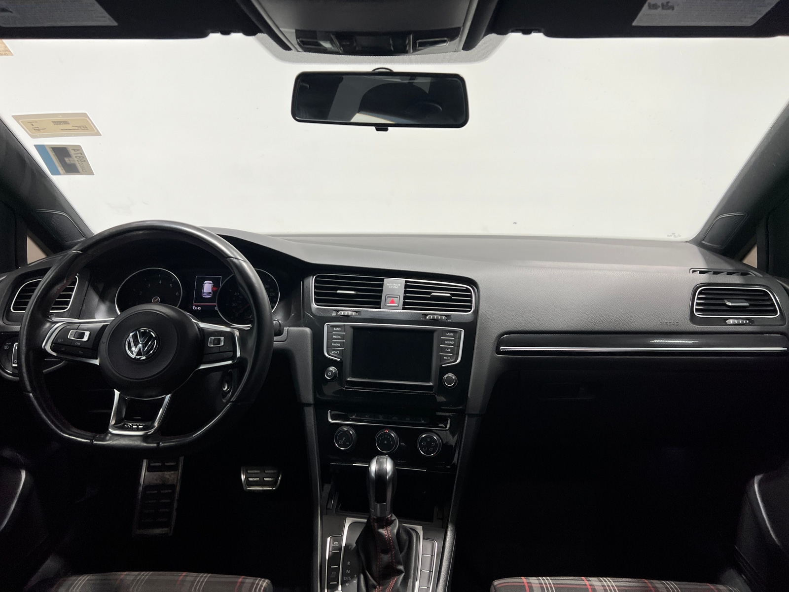 Thumbnail: 2017 Volkswagen Golf - 3