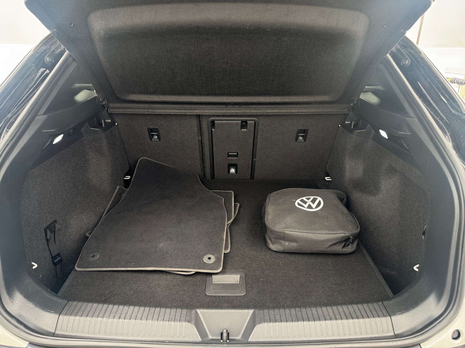 Thumbnail: 2021 Volkswagen ID.4 - 7