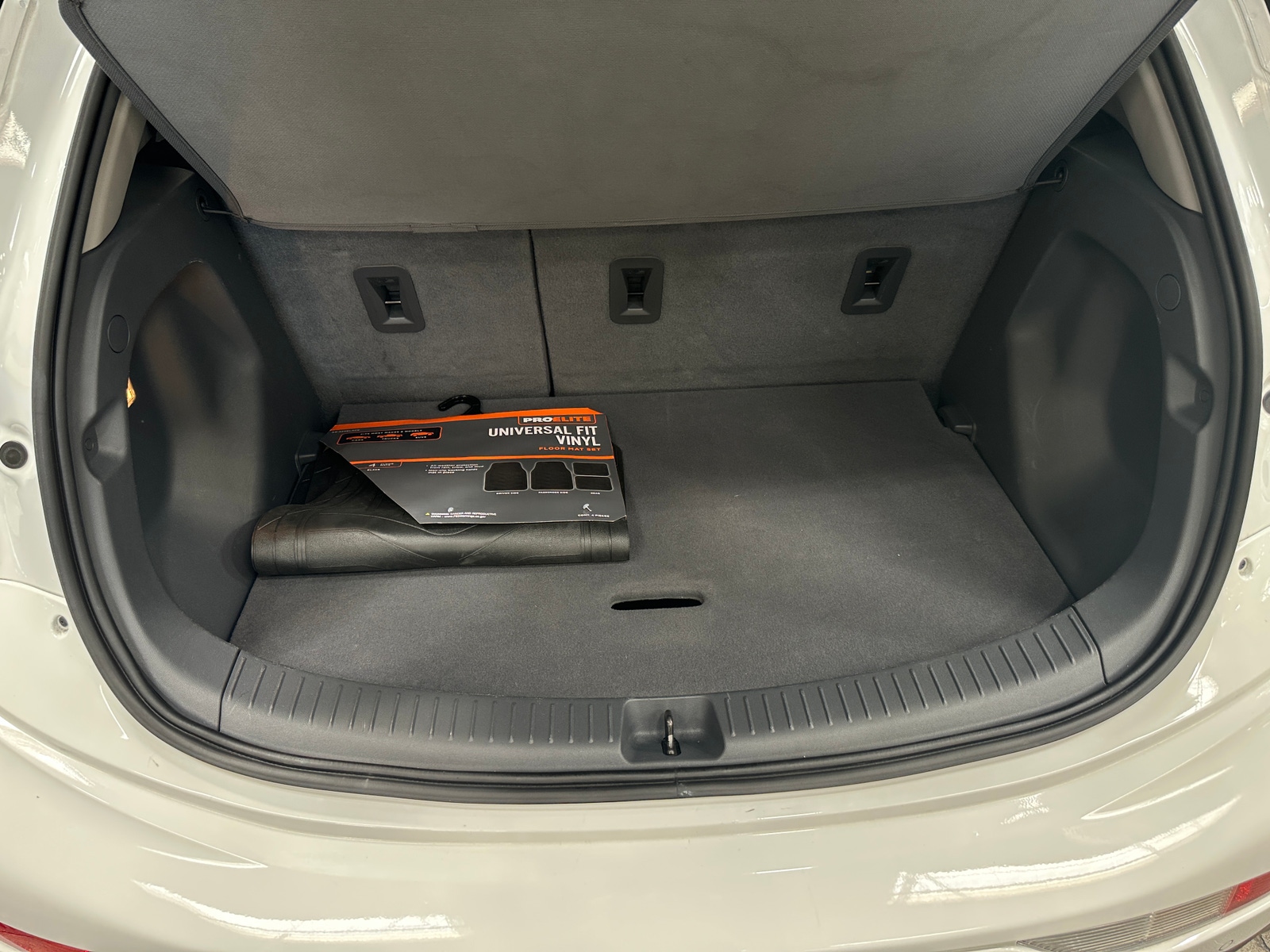 Thumbnail: 2017 Chevrolet Bolt EV - 6