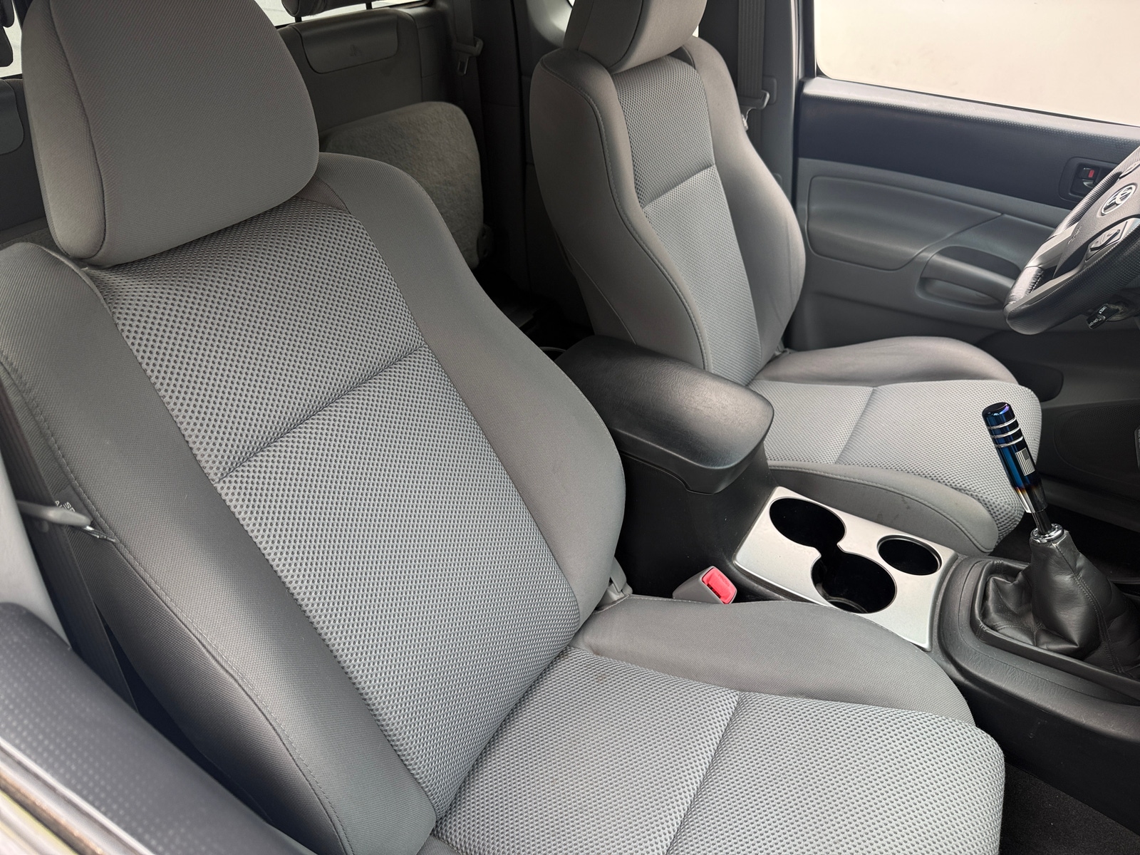 Thumbnail: 2015 Toyota Tacoma - 2
