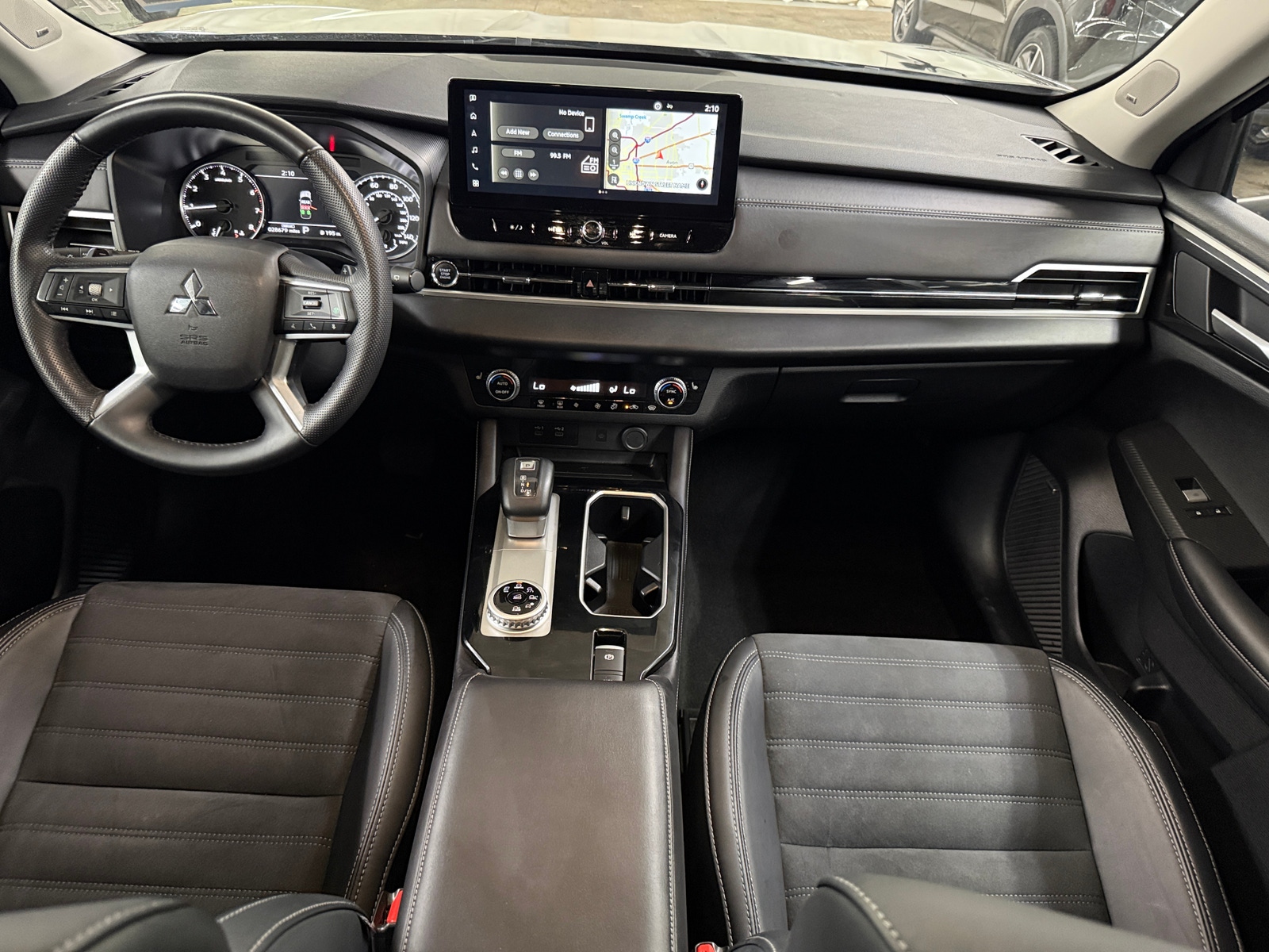 Thumbnail: 2025 Mitsubishi Outlander - 2
