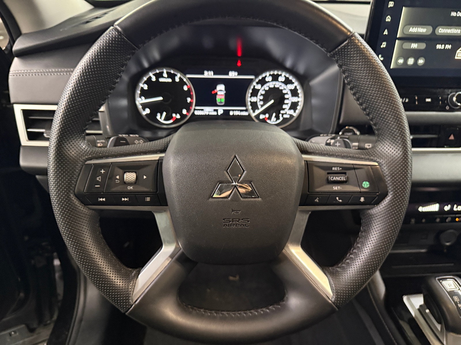 Thumbnail: 2025 Mitsubishi Outlander - 4