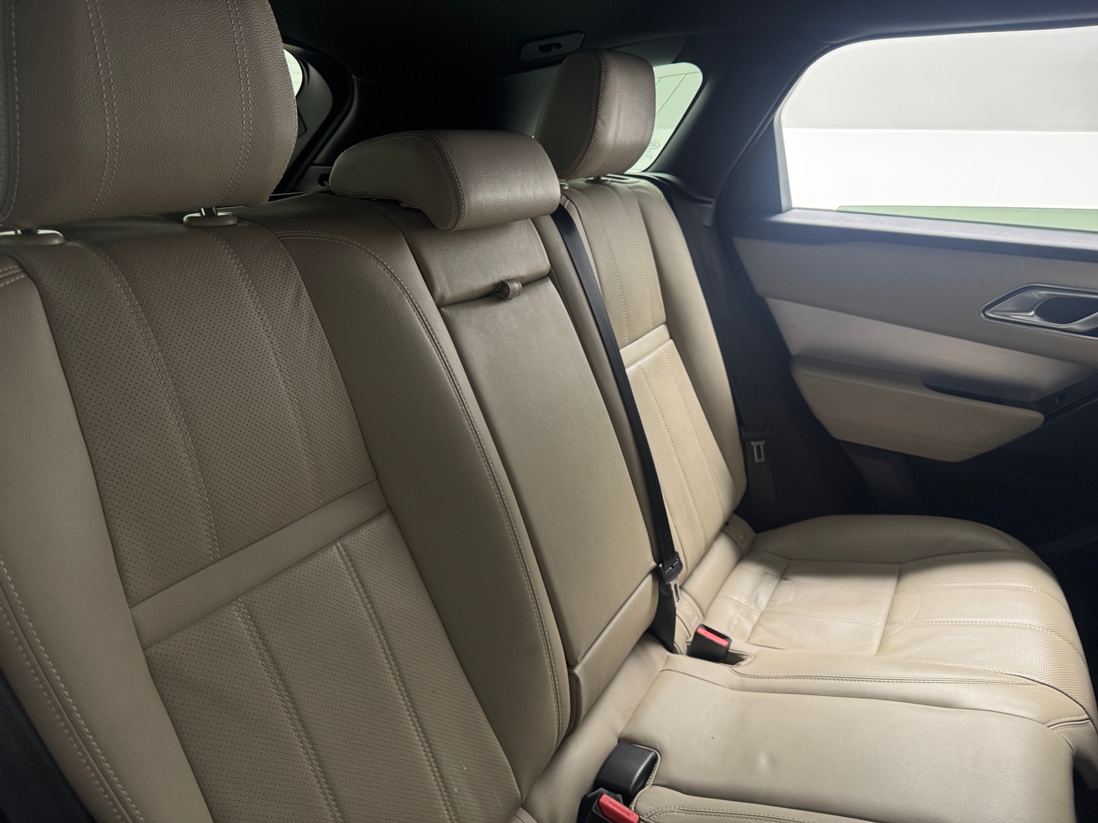 Thumbnail: 2021 Land Rover Range Rover Velar - 6